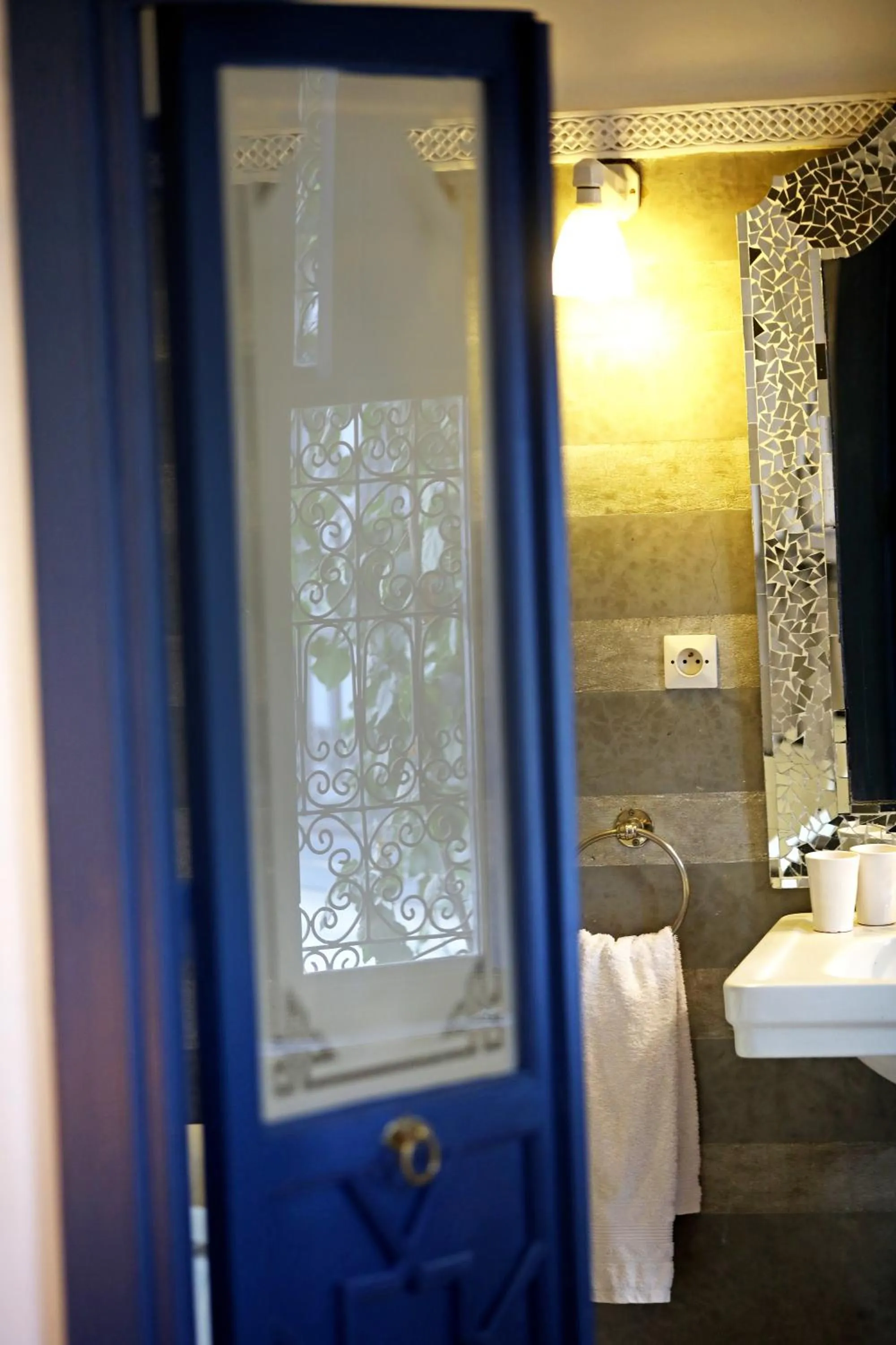 Bathroom, Bed in Riad Anyssates