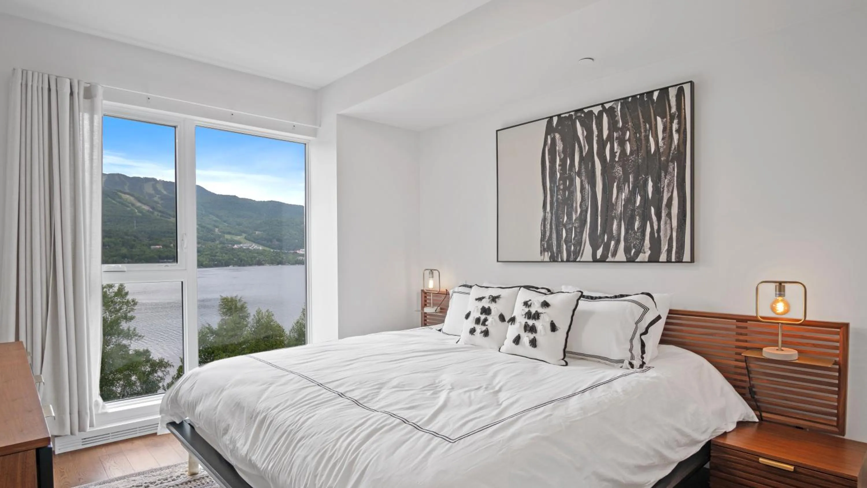 Bed in Lago by Tremblant Platinum