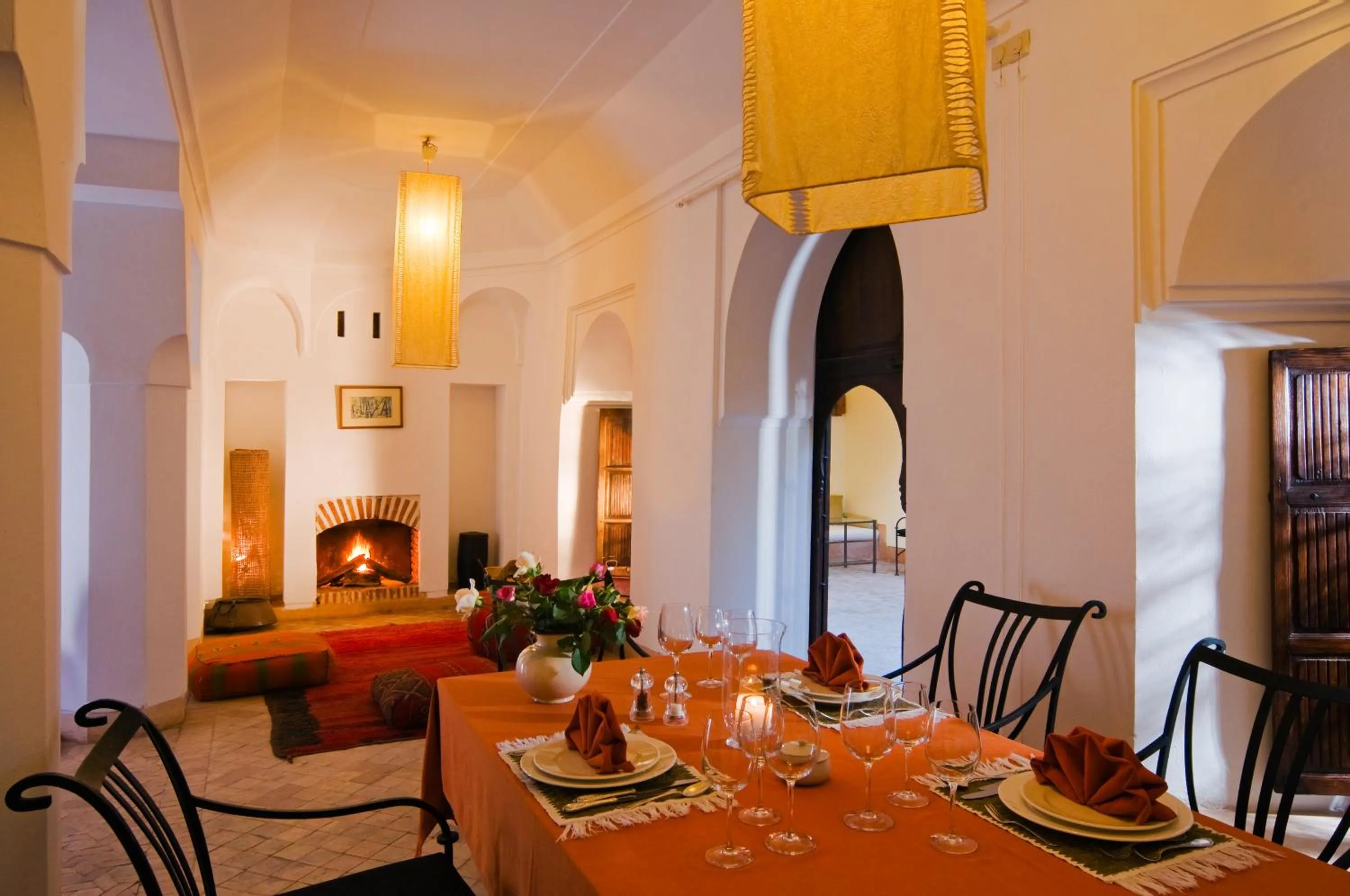 Restaurant/places to eat in Riyad El Cadi