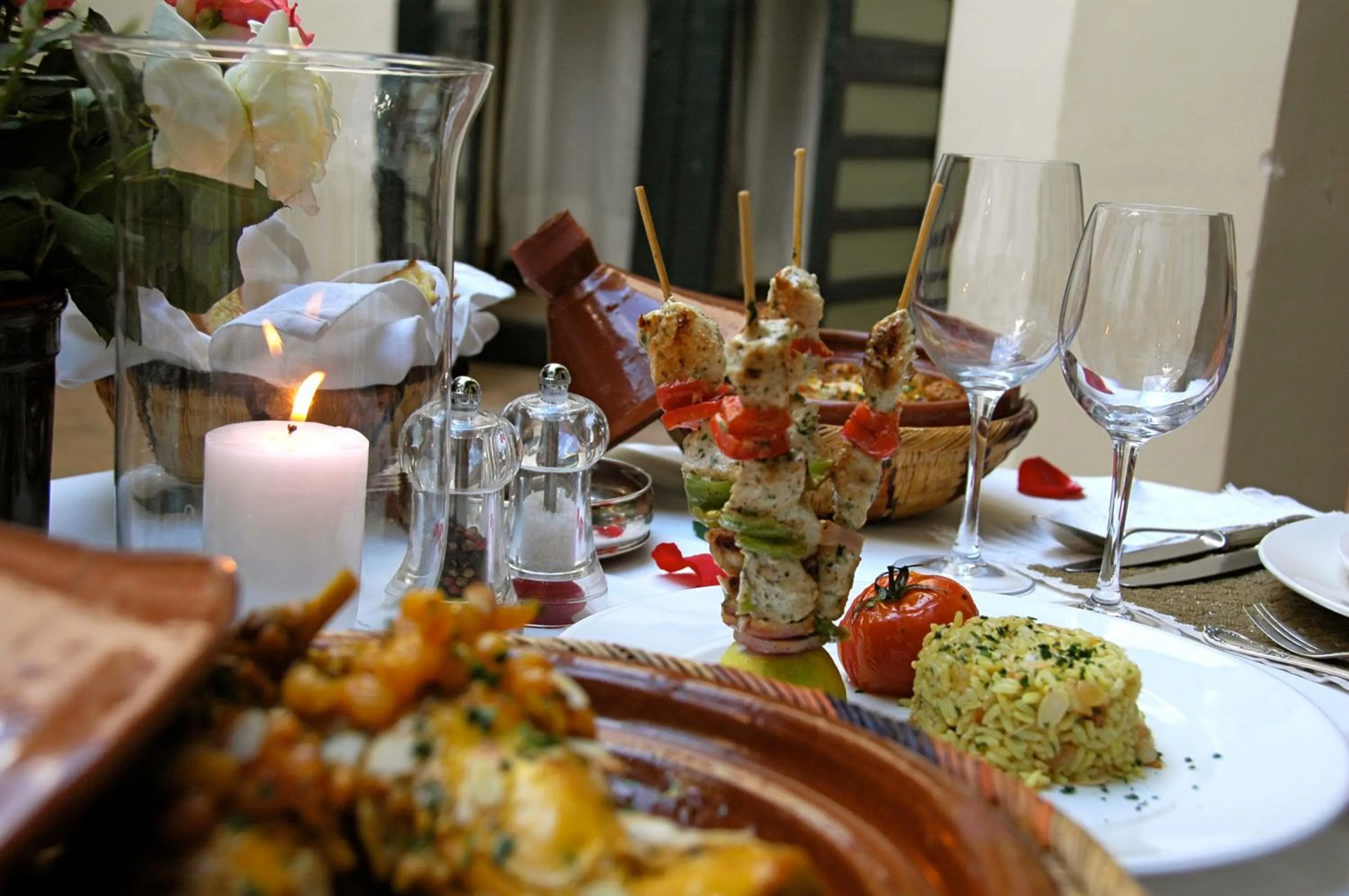 Restaurant/places to eat in Riyad El Cadi