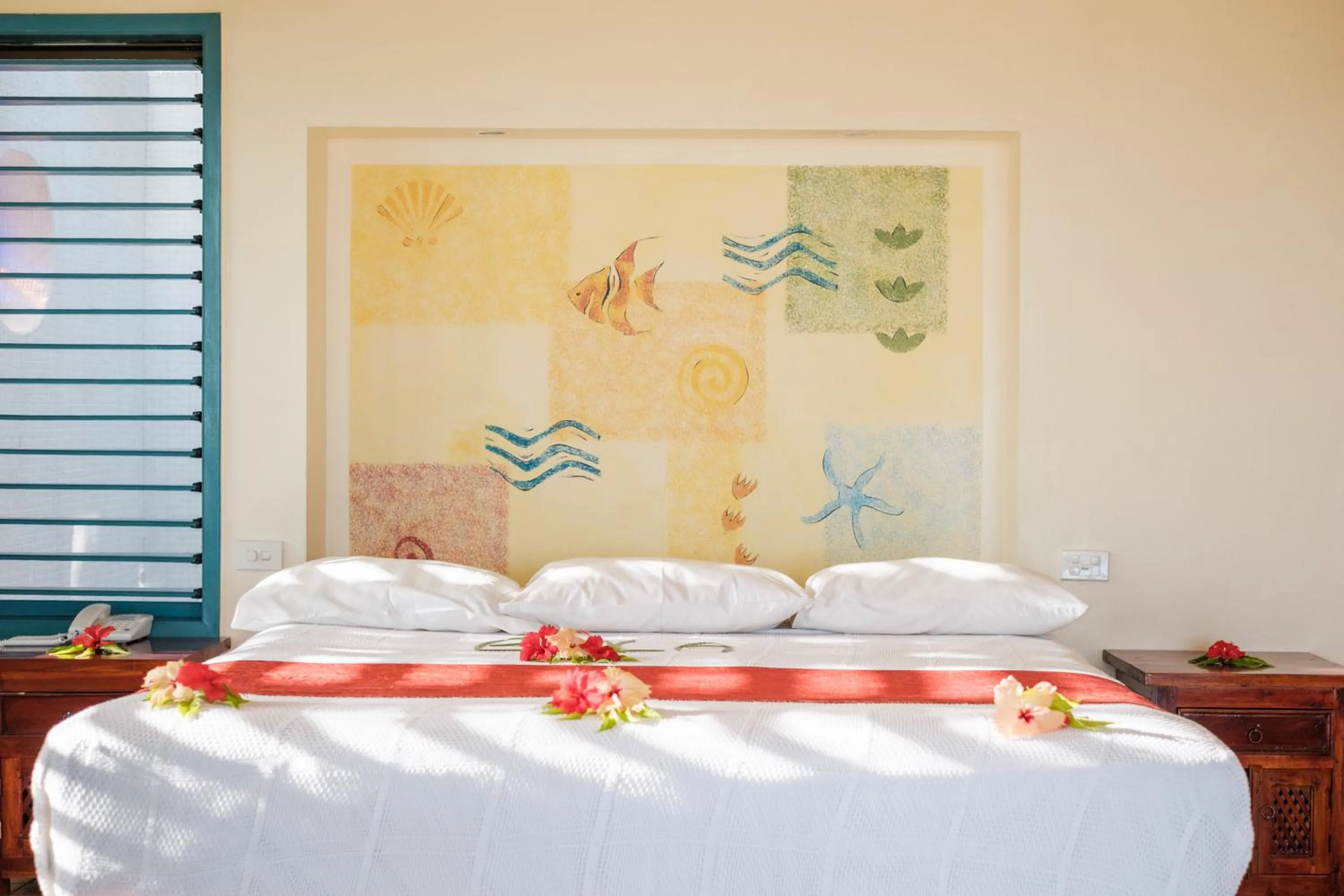 Bed in Fiji Hideaway Resort & Spa