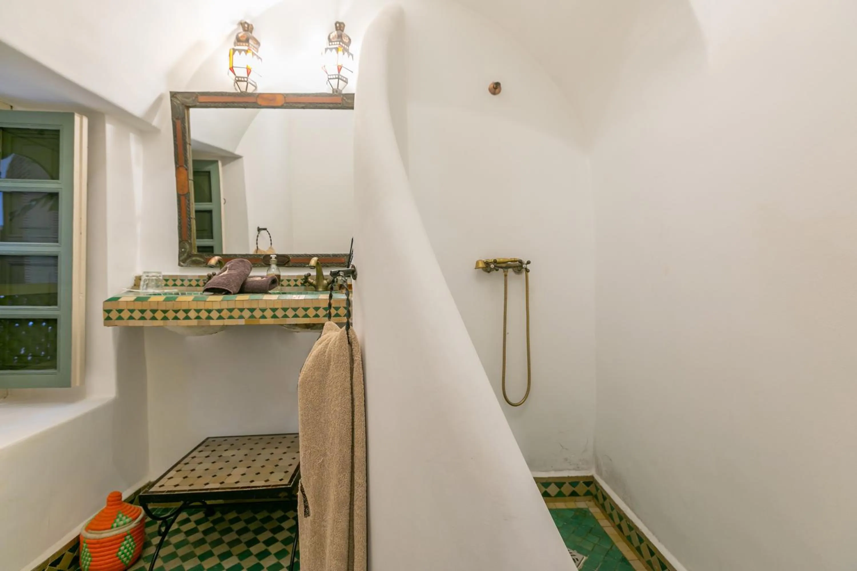 Shower in Riad Les Trois Palmiers El Bacha
