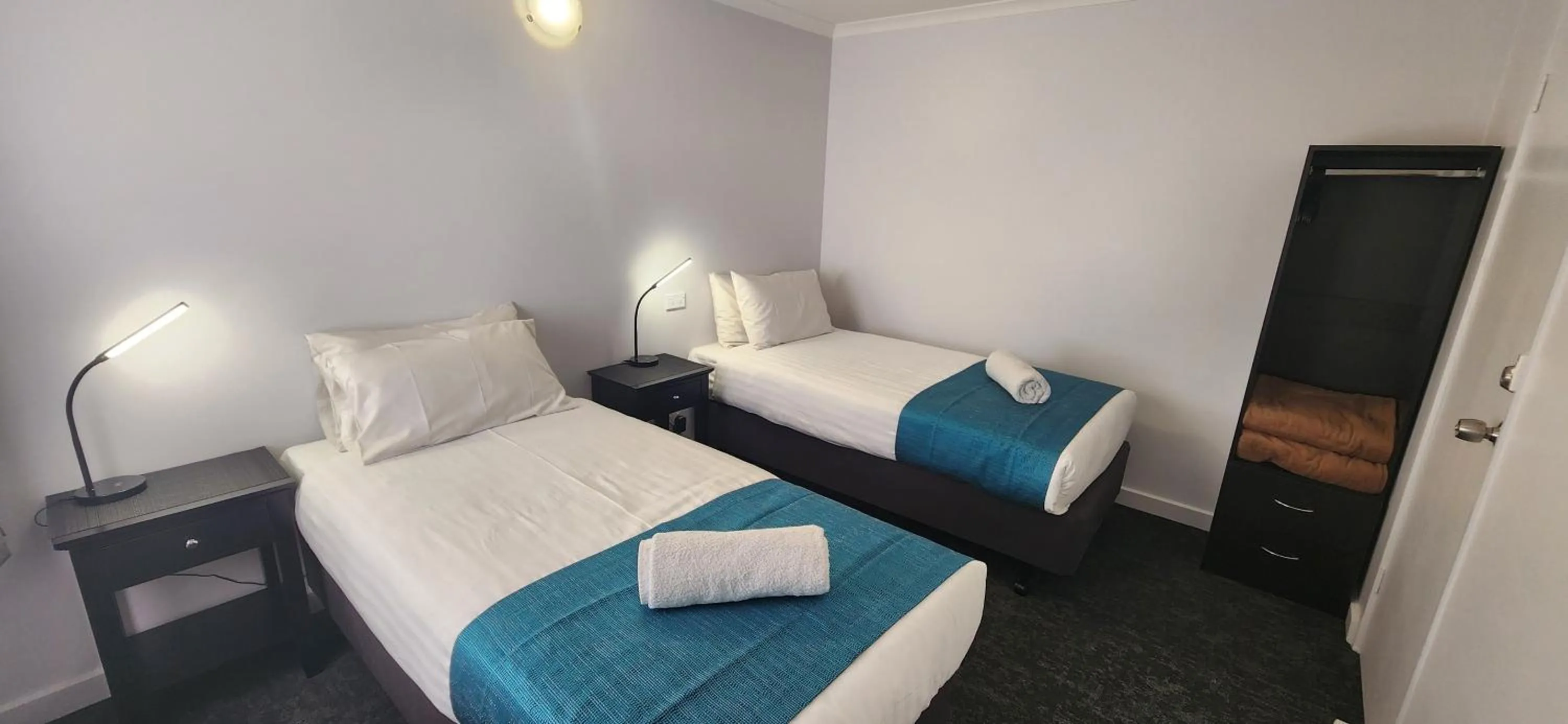 Bed in Barham Bridge Motor Inn