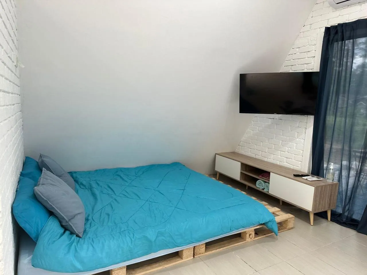 Bedroom, Bed in Qowiy Village Langat