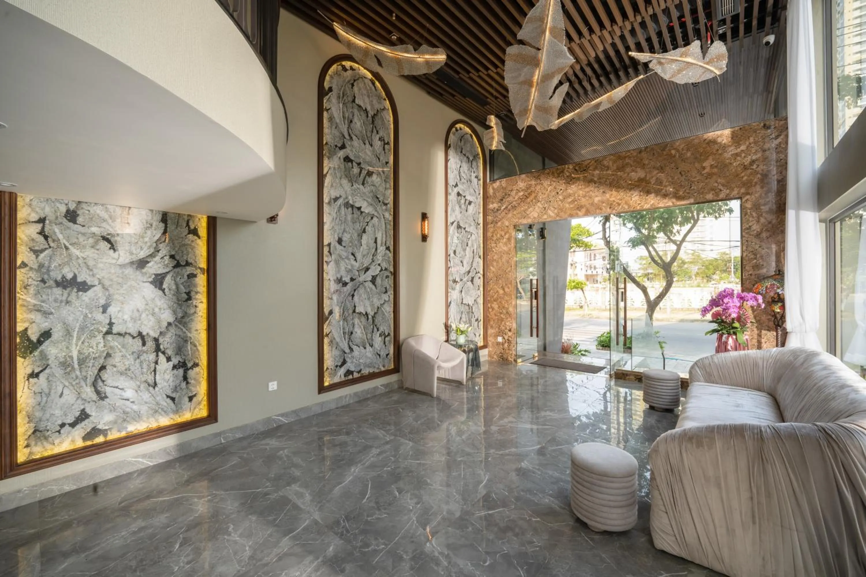 Property building, Bed in Tashi Ocean Garden & Apartment Da Nang - My Khe Beach