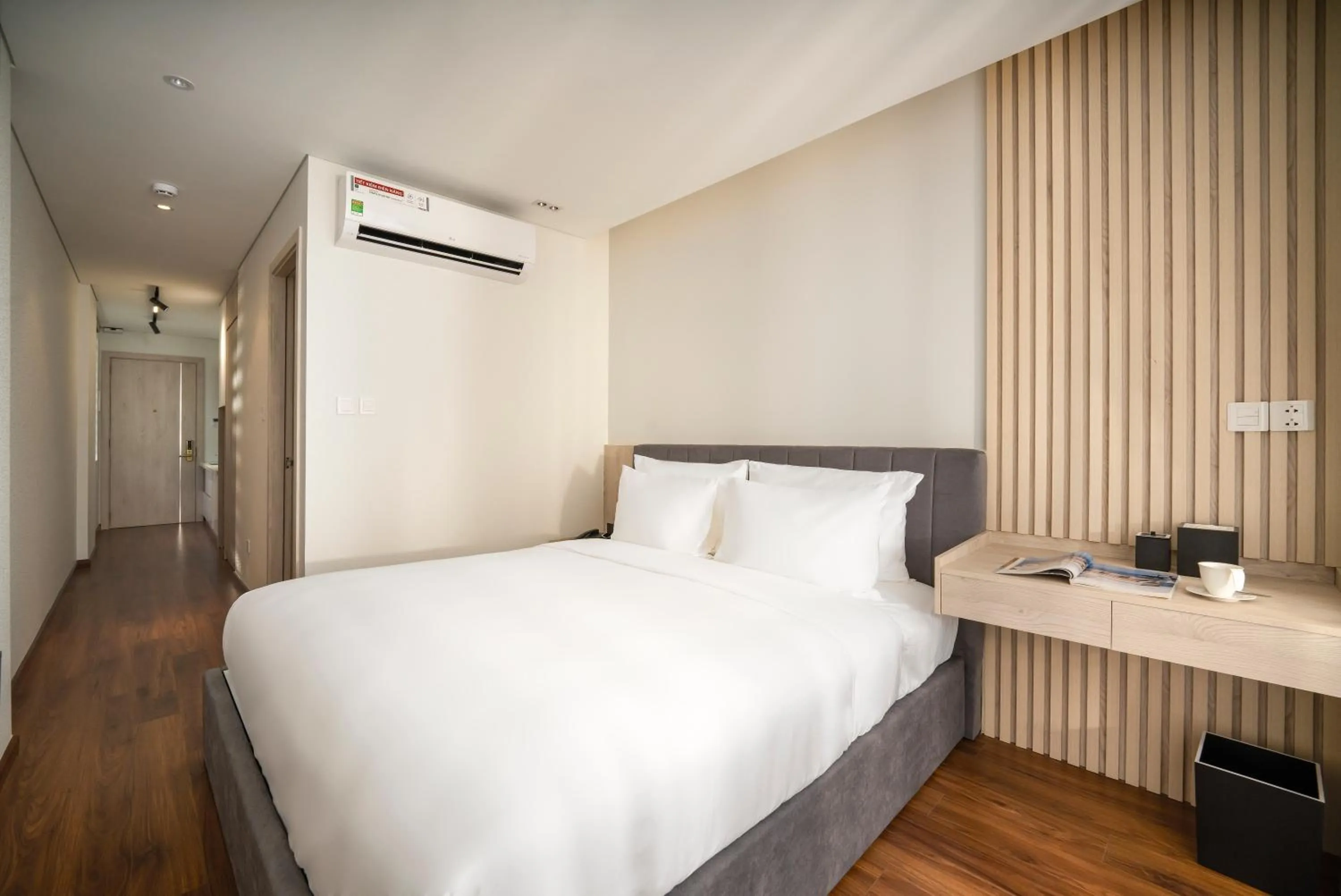 Photo of the whole room, Bed in Tashi Ocean Garden & Apartment Da Nang - My Khe Beach