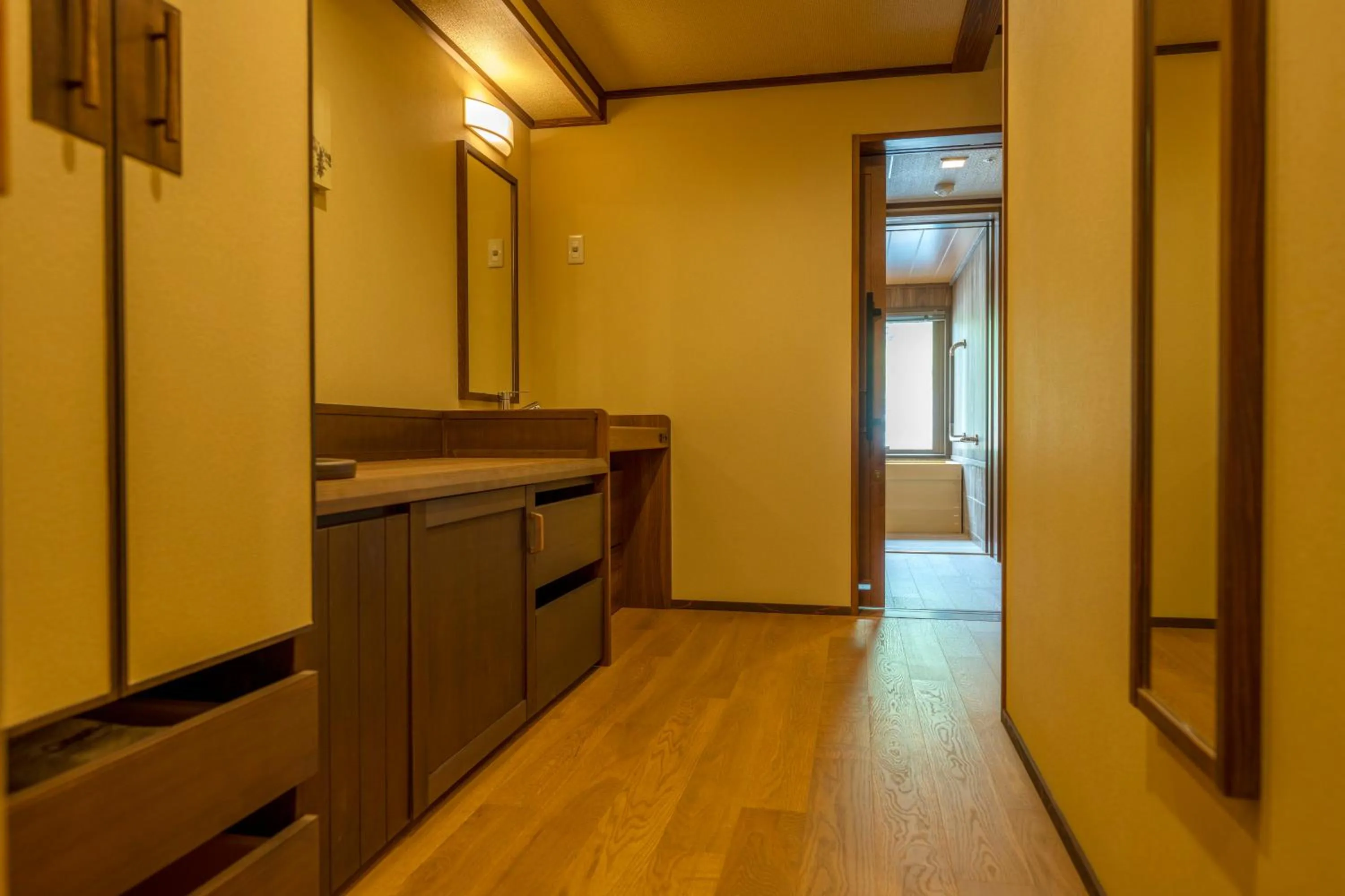 Photo of the whole room in Jozankei Onsen Yurakusoan