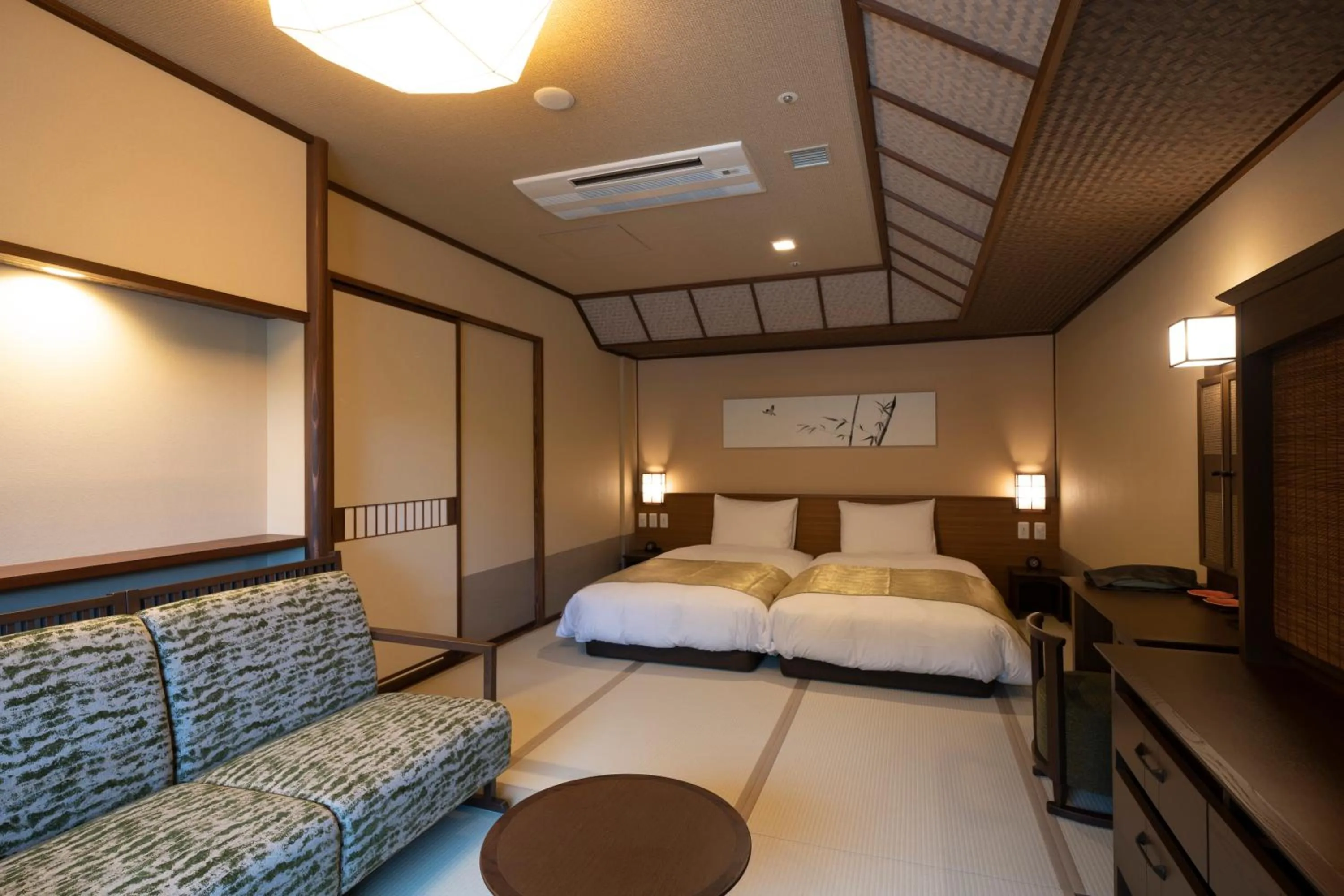 Bed in Jozankei Onsen Yurakusoan