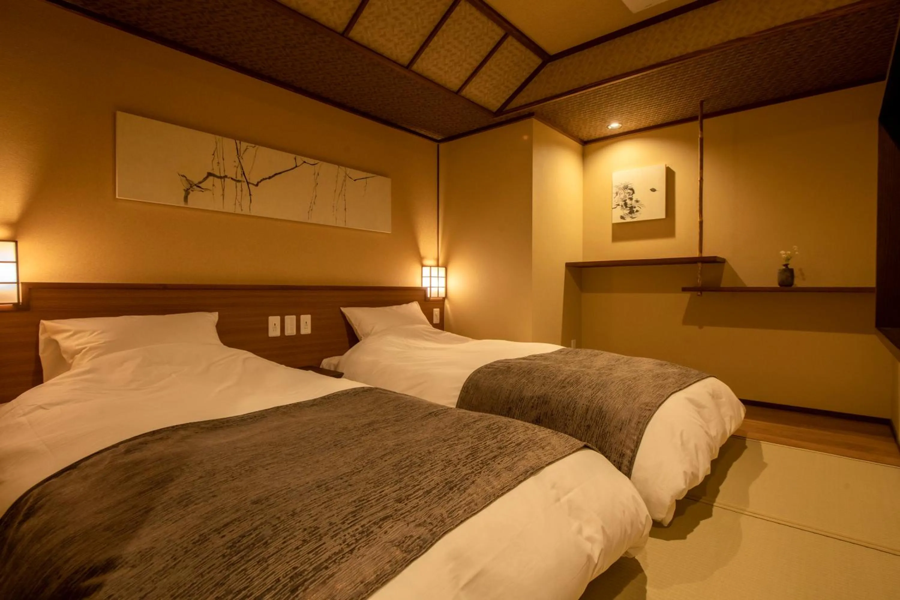 Bedroom, Bed in Jozankei Onsen Yurakusoan