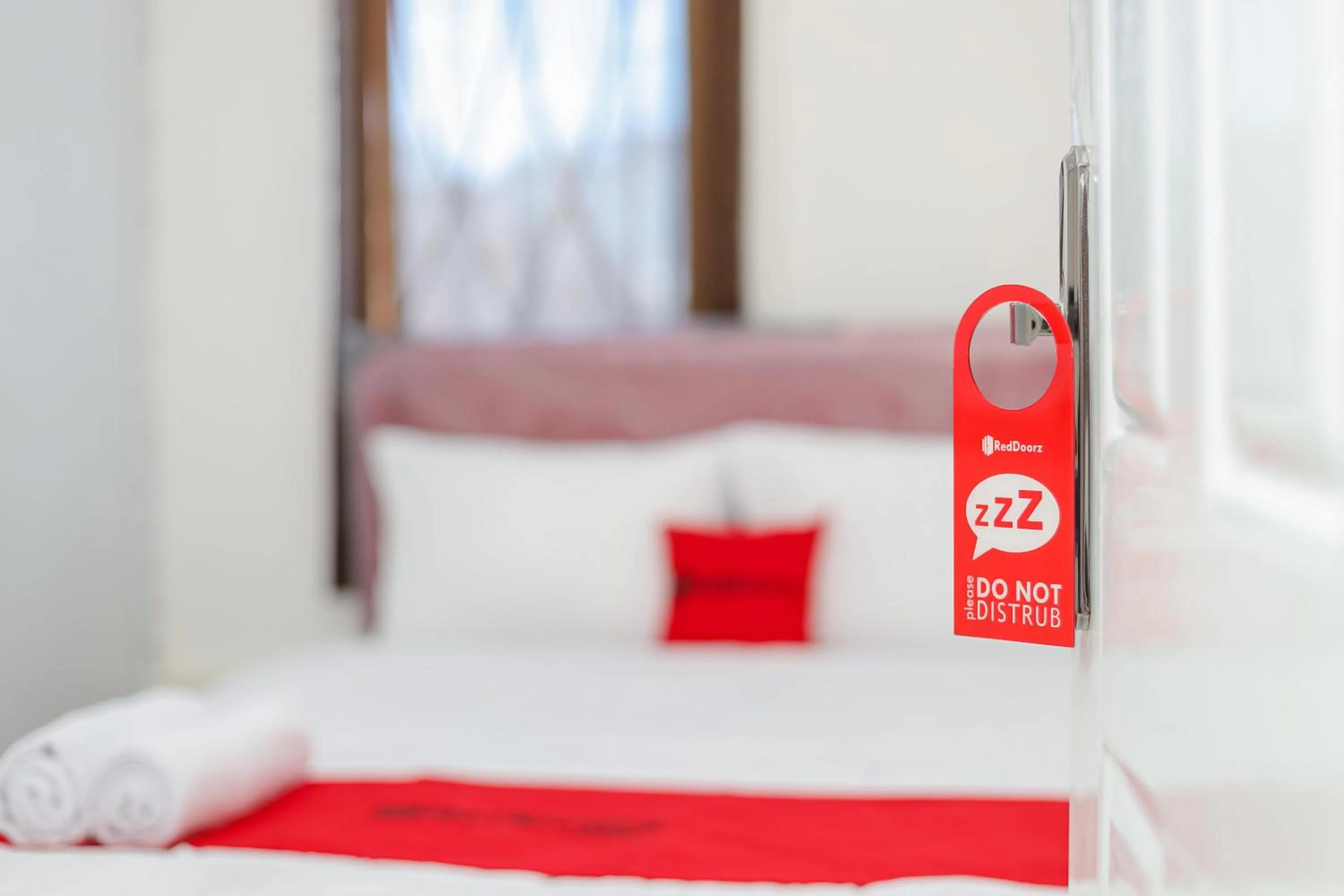 Bedroom, Bed in RedDoorz near Pasar Lama Serang