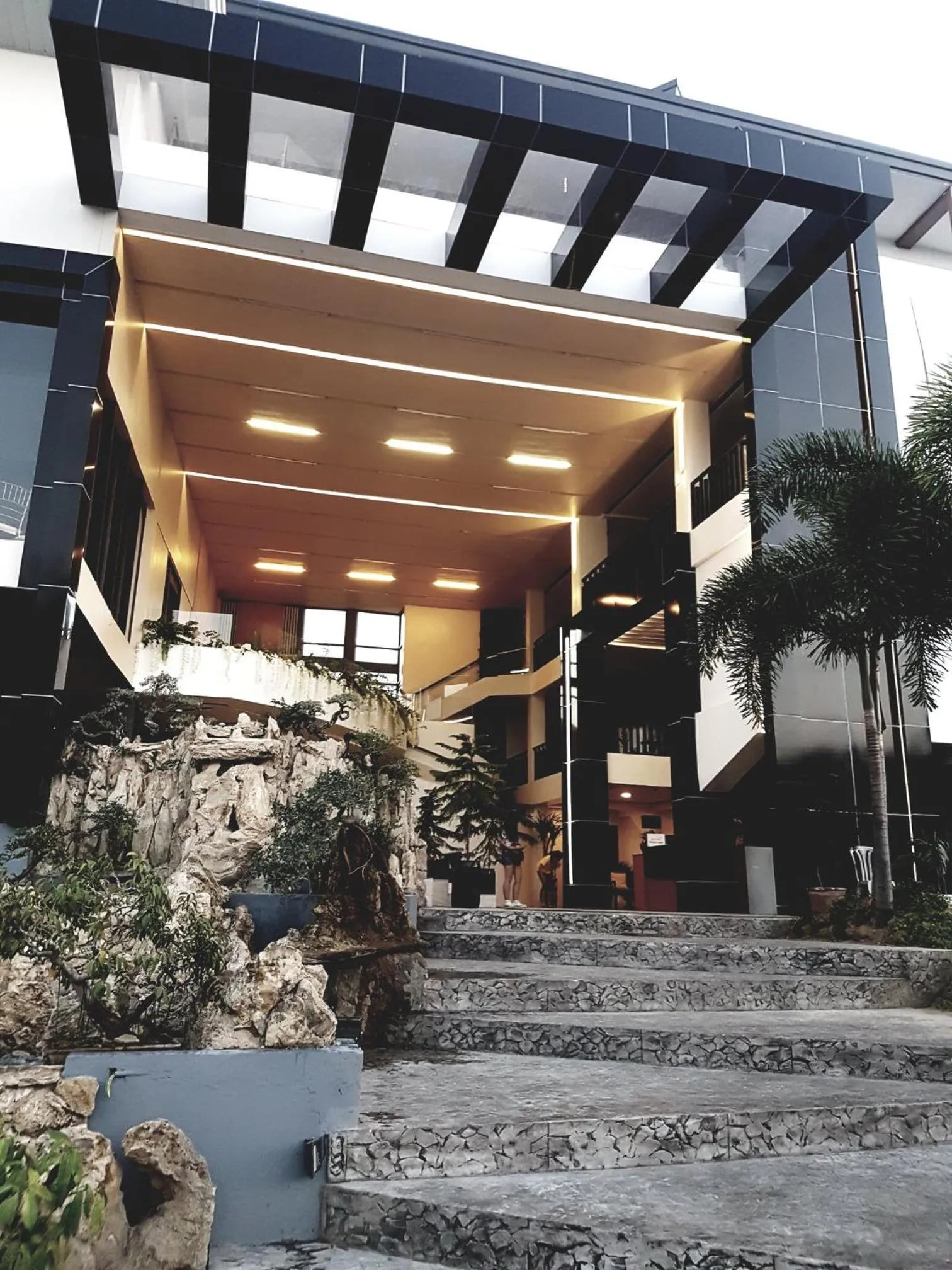 Facade/entrance in MelSol Hotel