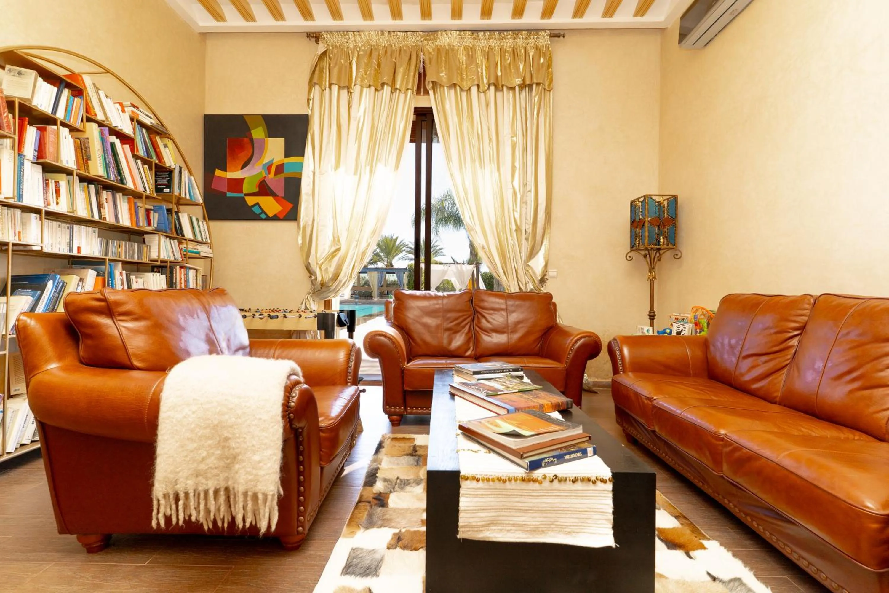 Communal lounge/ TV room in Palais les sources de l'atlas, Padel & spa