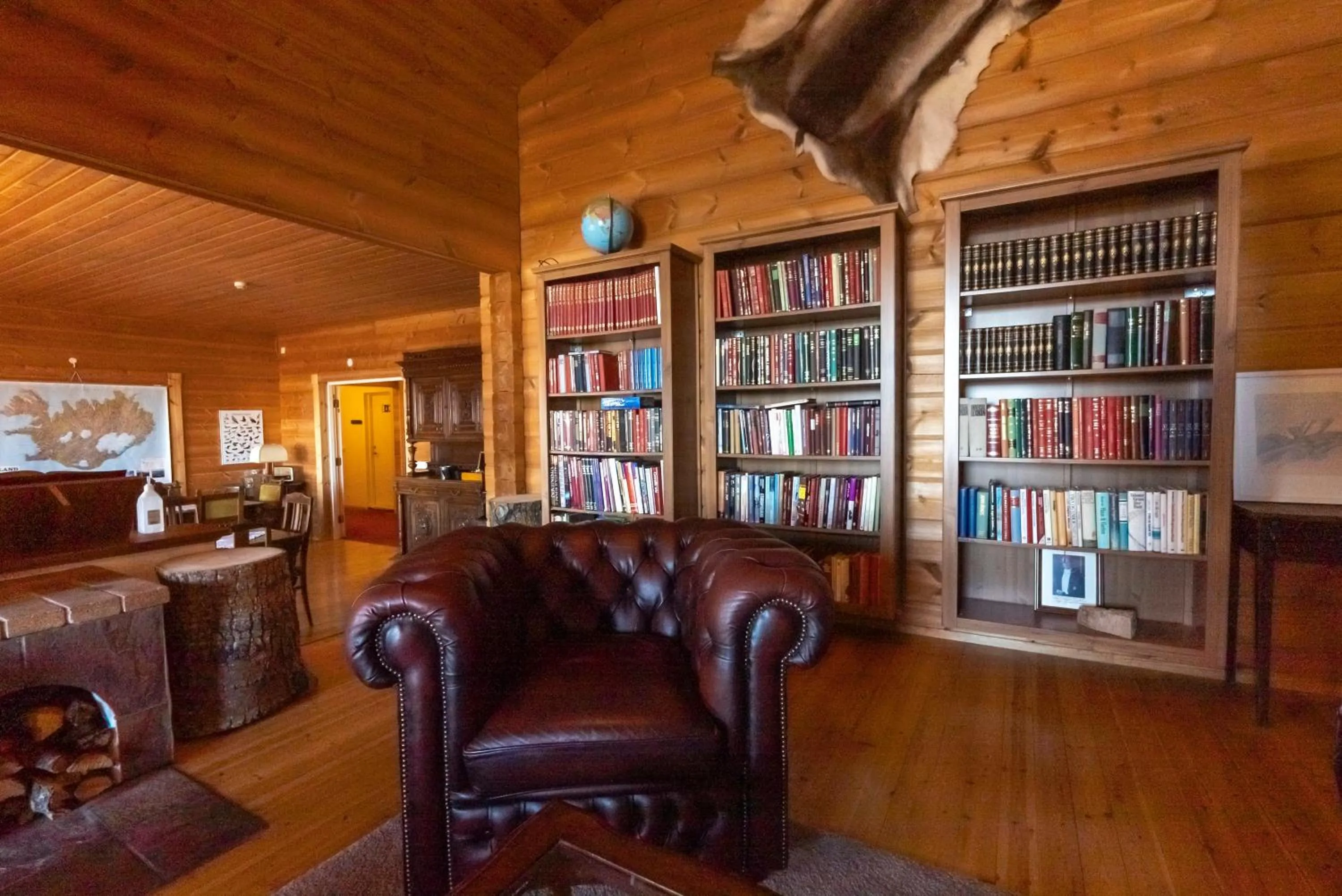 Library in Hotel Breiddalsvik
