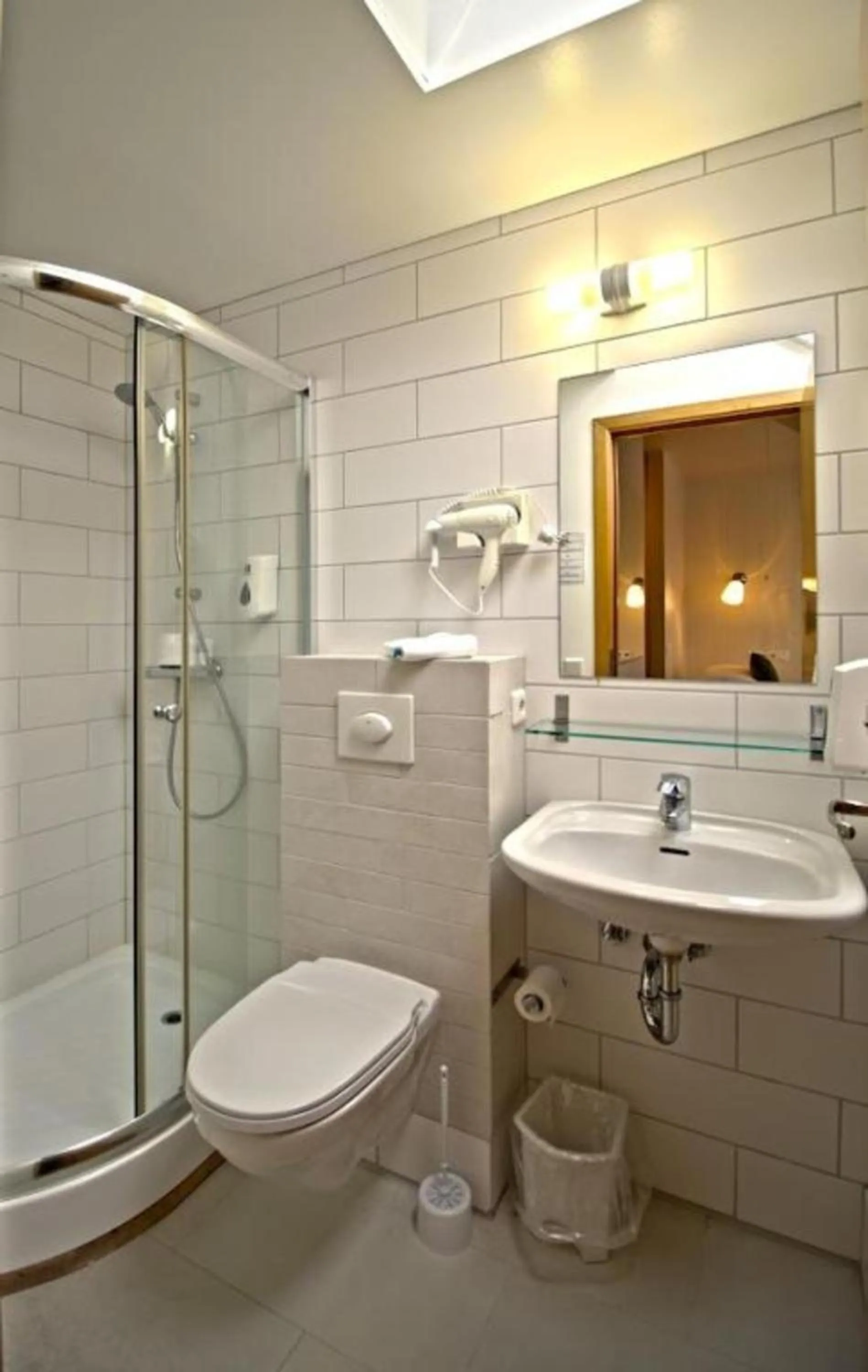 Bathroom in Hotel Breiddalsvik