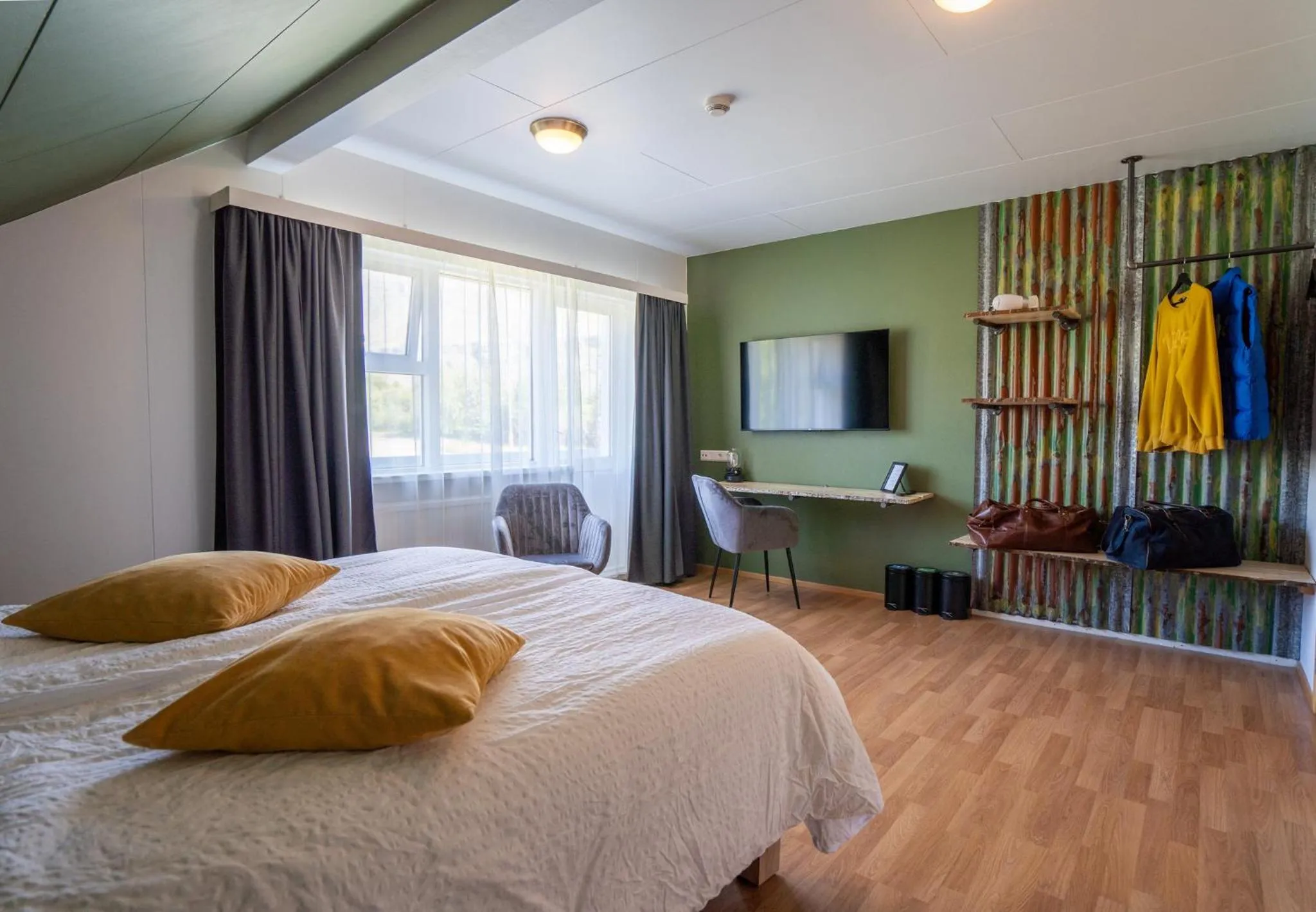 Bedroom, Bed in Hotel Breiddalsvik