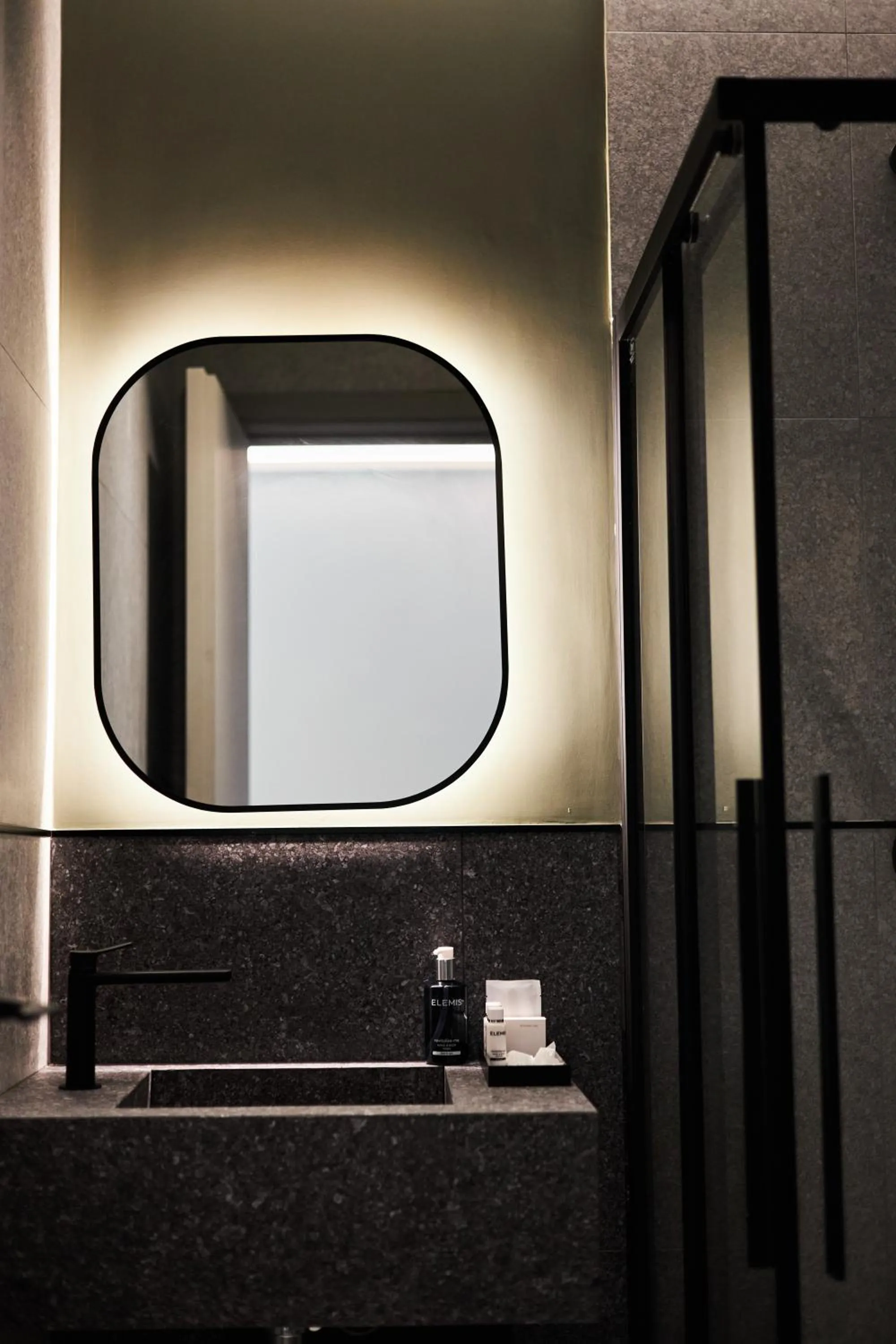 Bathroom in Alinea Primo Historic Center