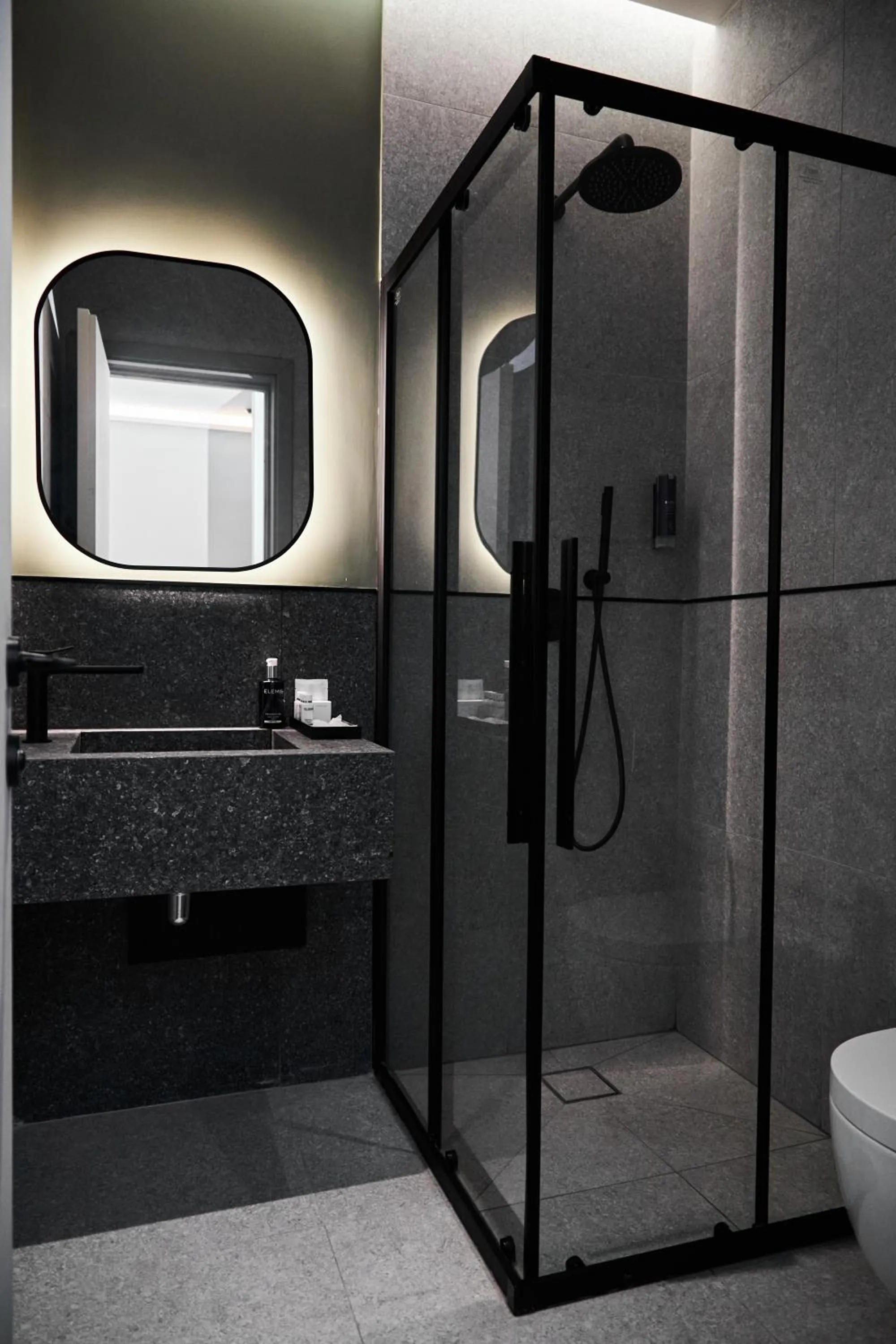 Bathroom in Alinea Primo Historic Center