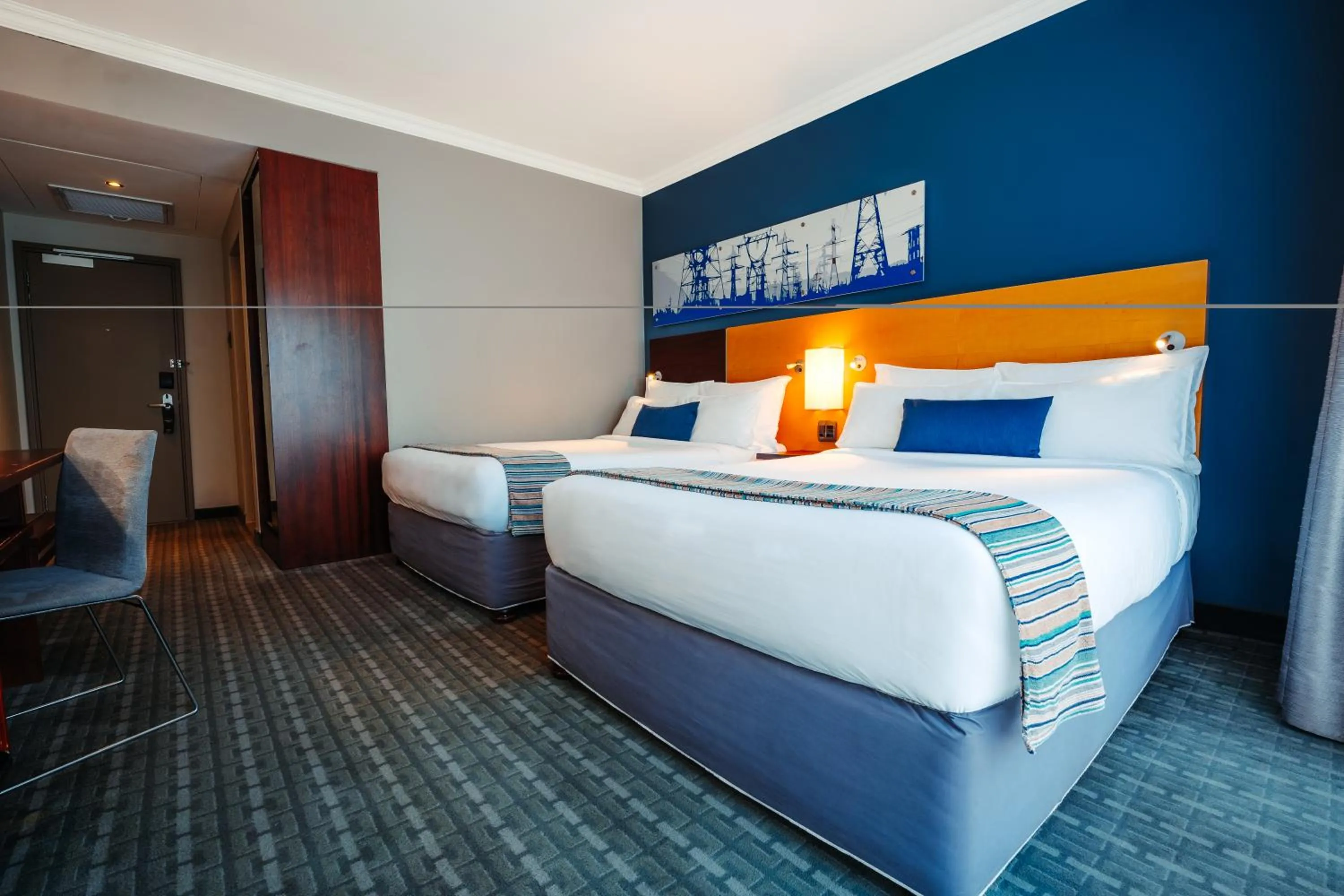 Bedroom, Bed in Blackrock Hotel