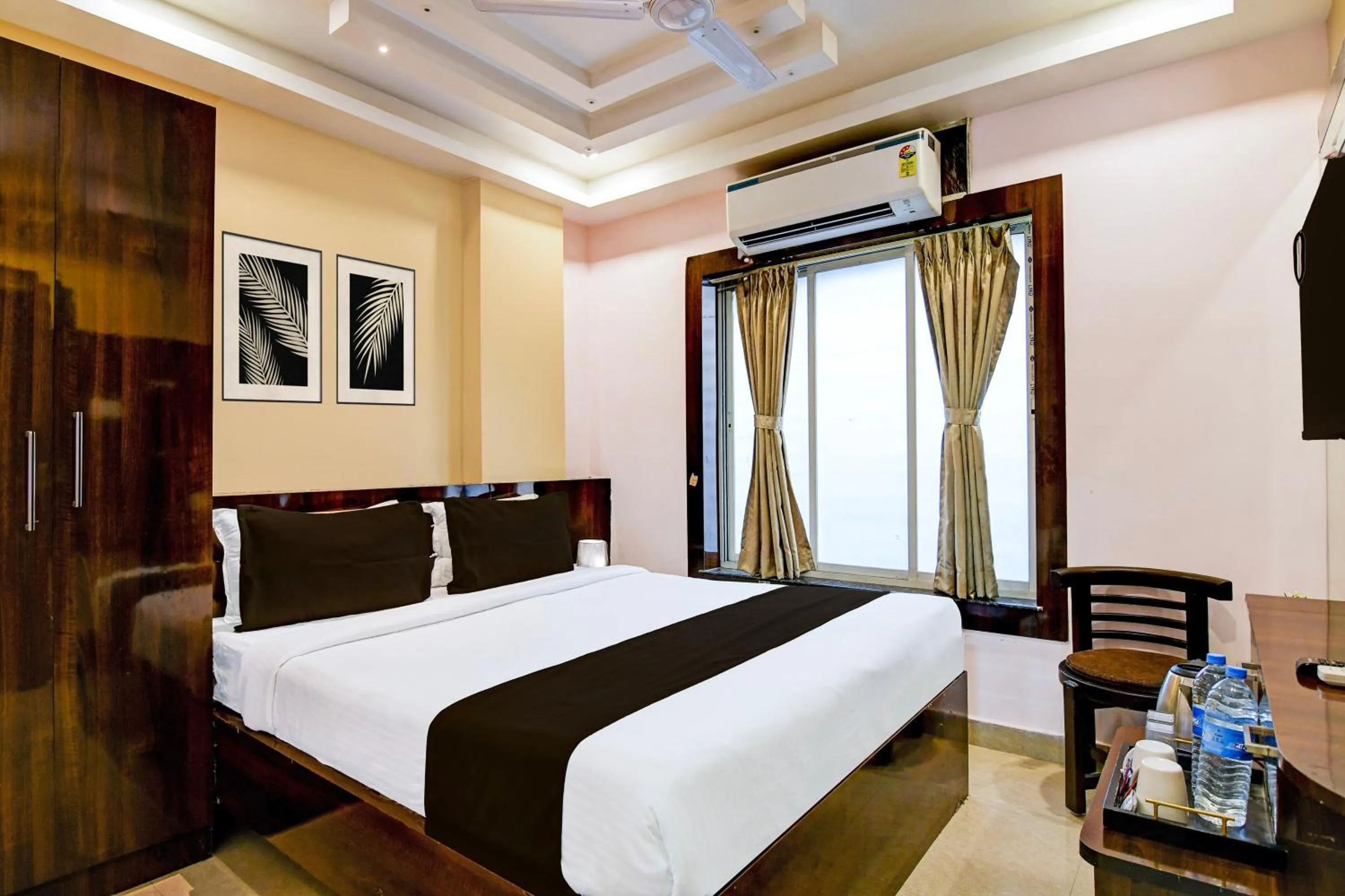 Bedroom, Bed in Collection O New Town DD Block