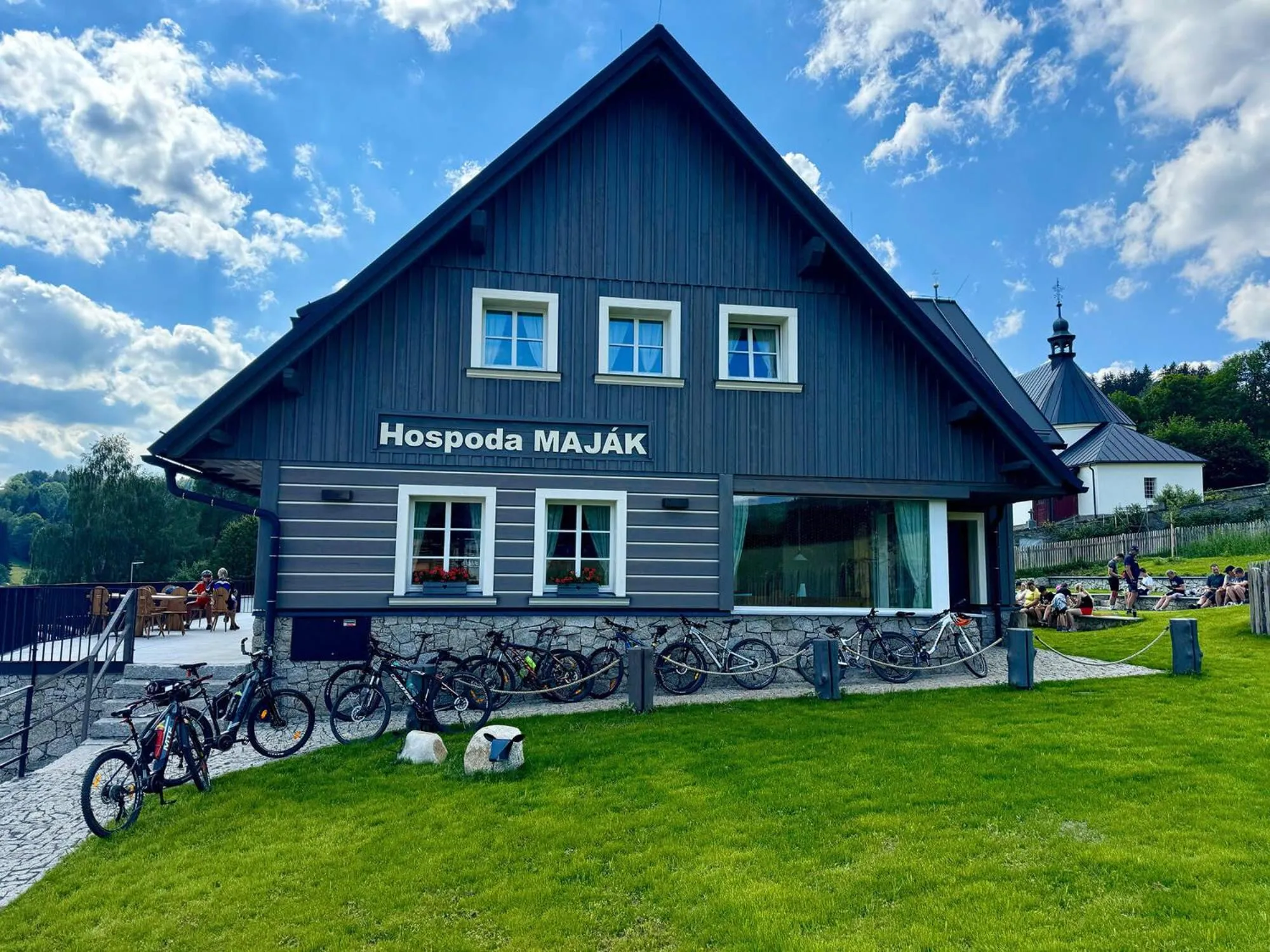 Restaurant/places to eat in Aldrov Resort