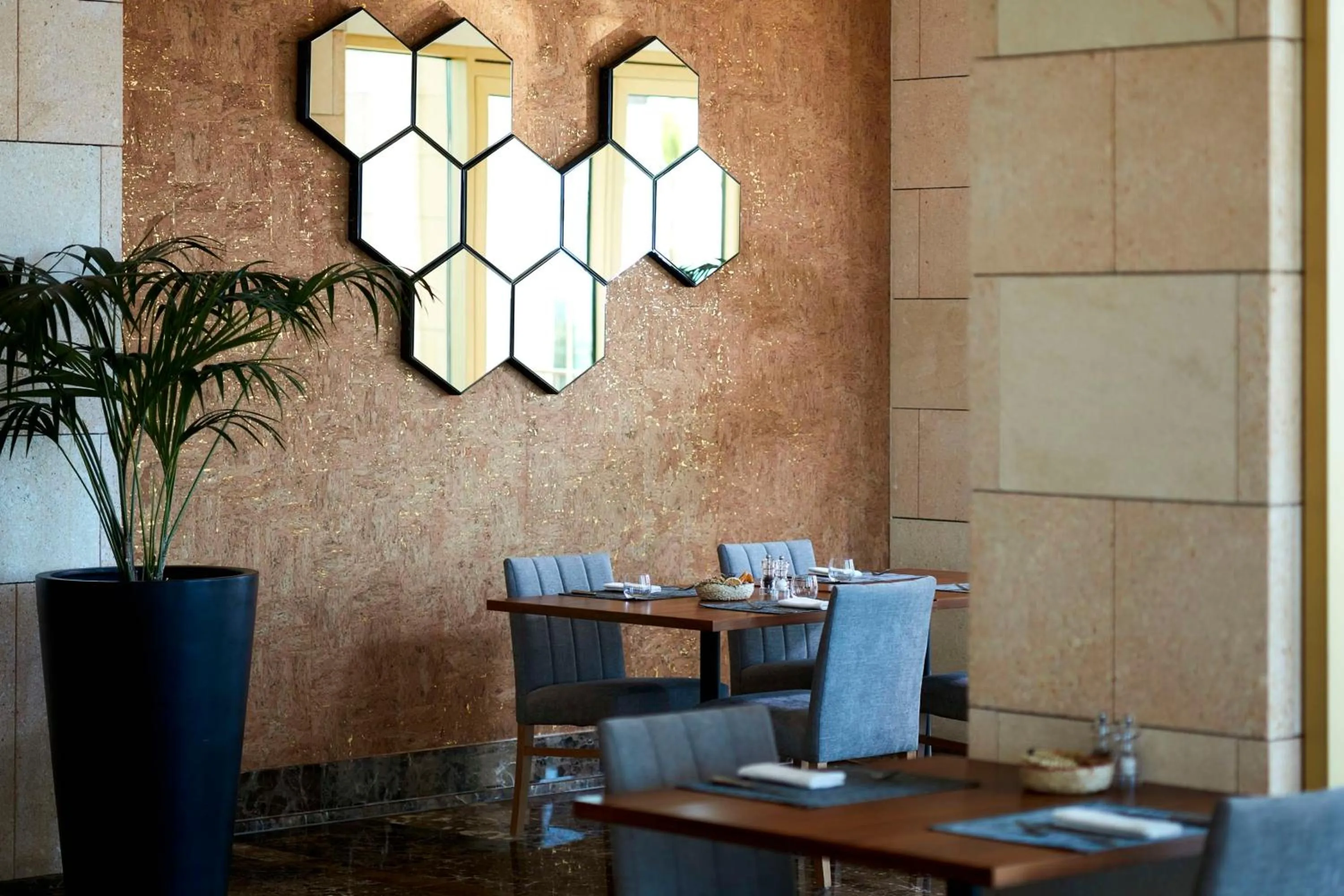 Lounge or bar in Anantara Vilamoura Family Friendly