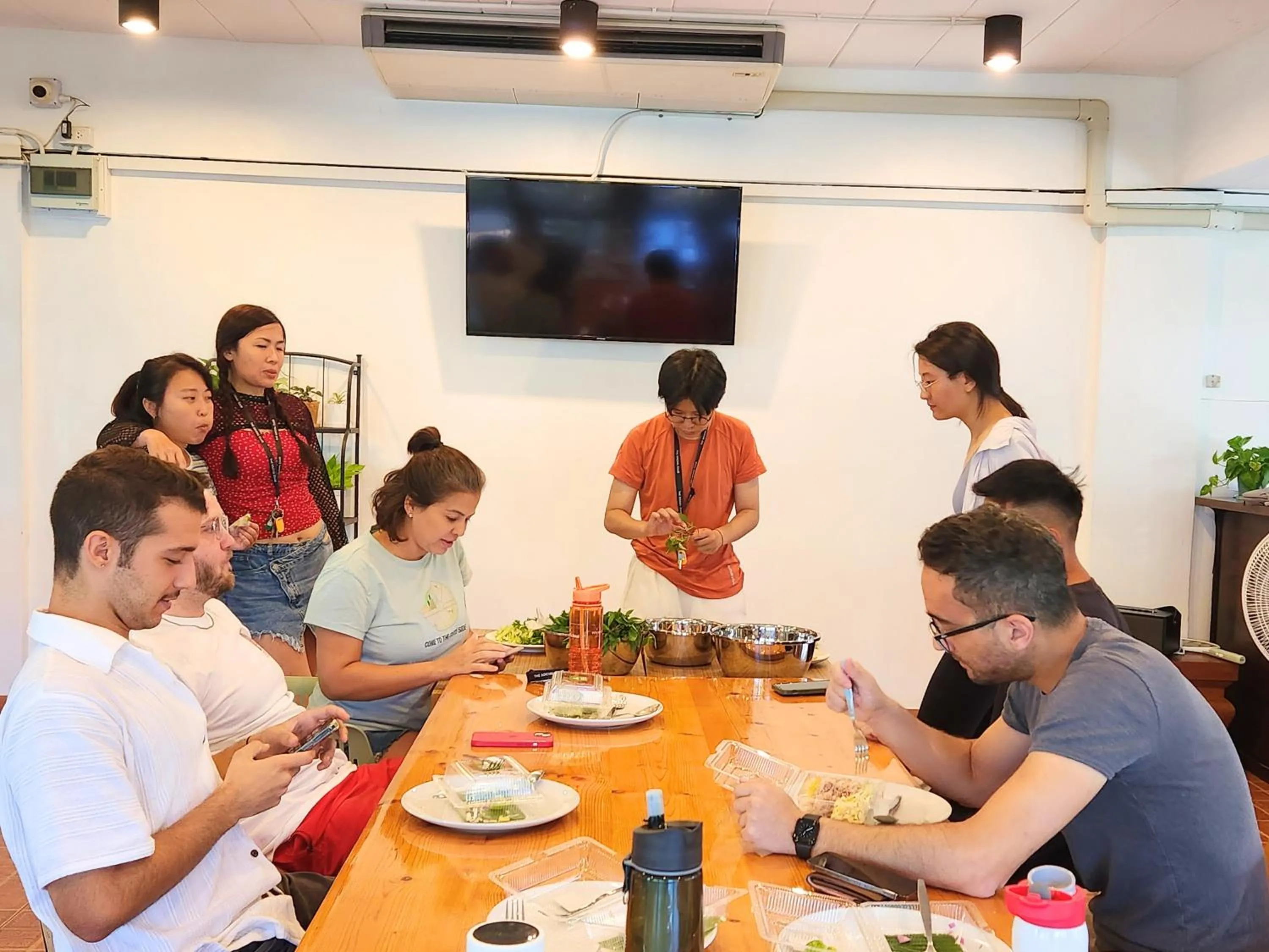 Restaurant/places to eat in The Social Club Coliving and Coworking space