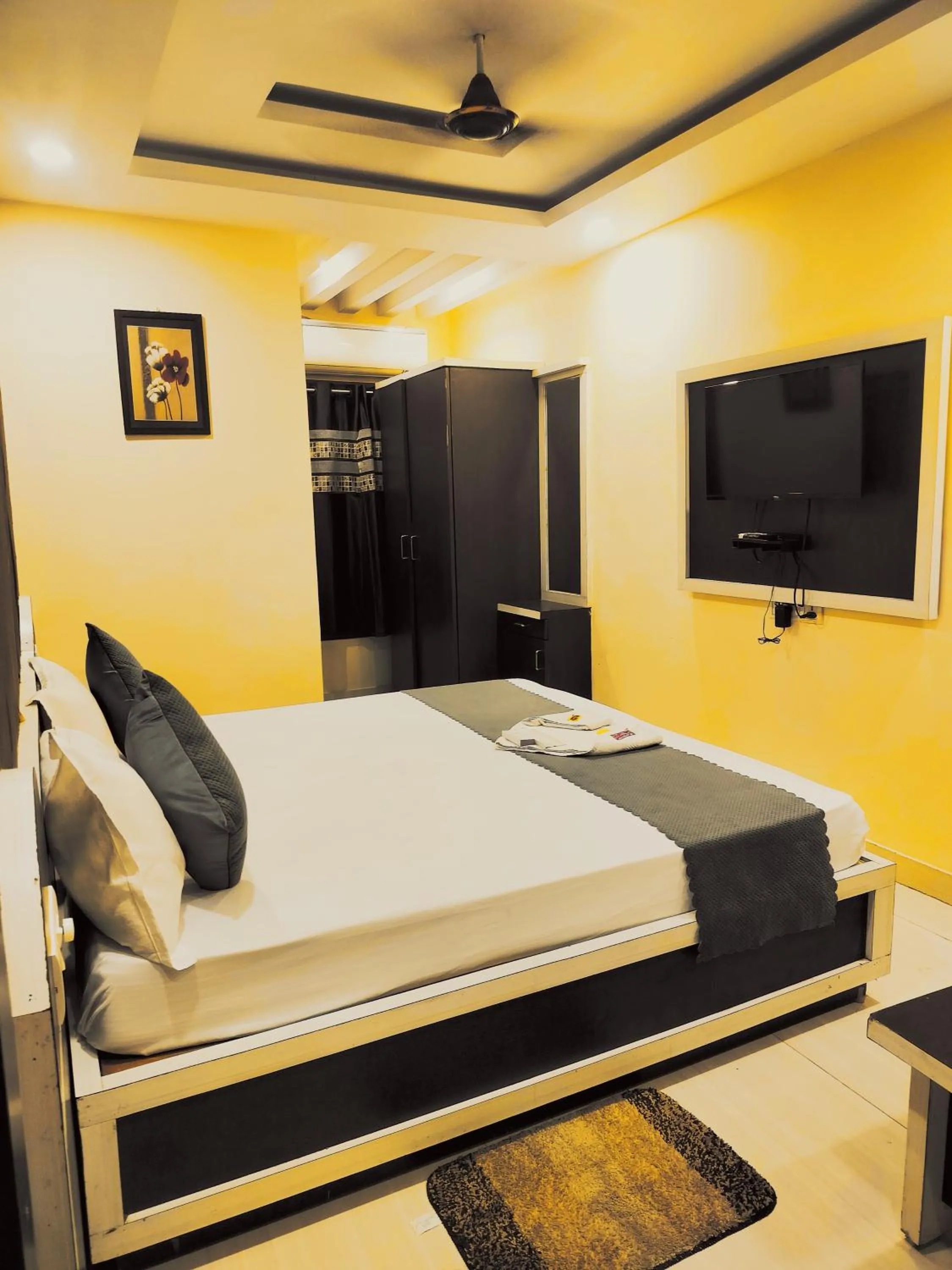 Bed in HOTEL R K PALACE Bhopal