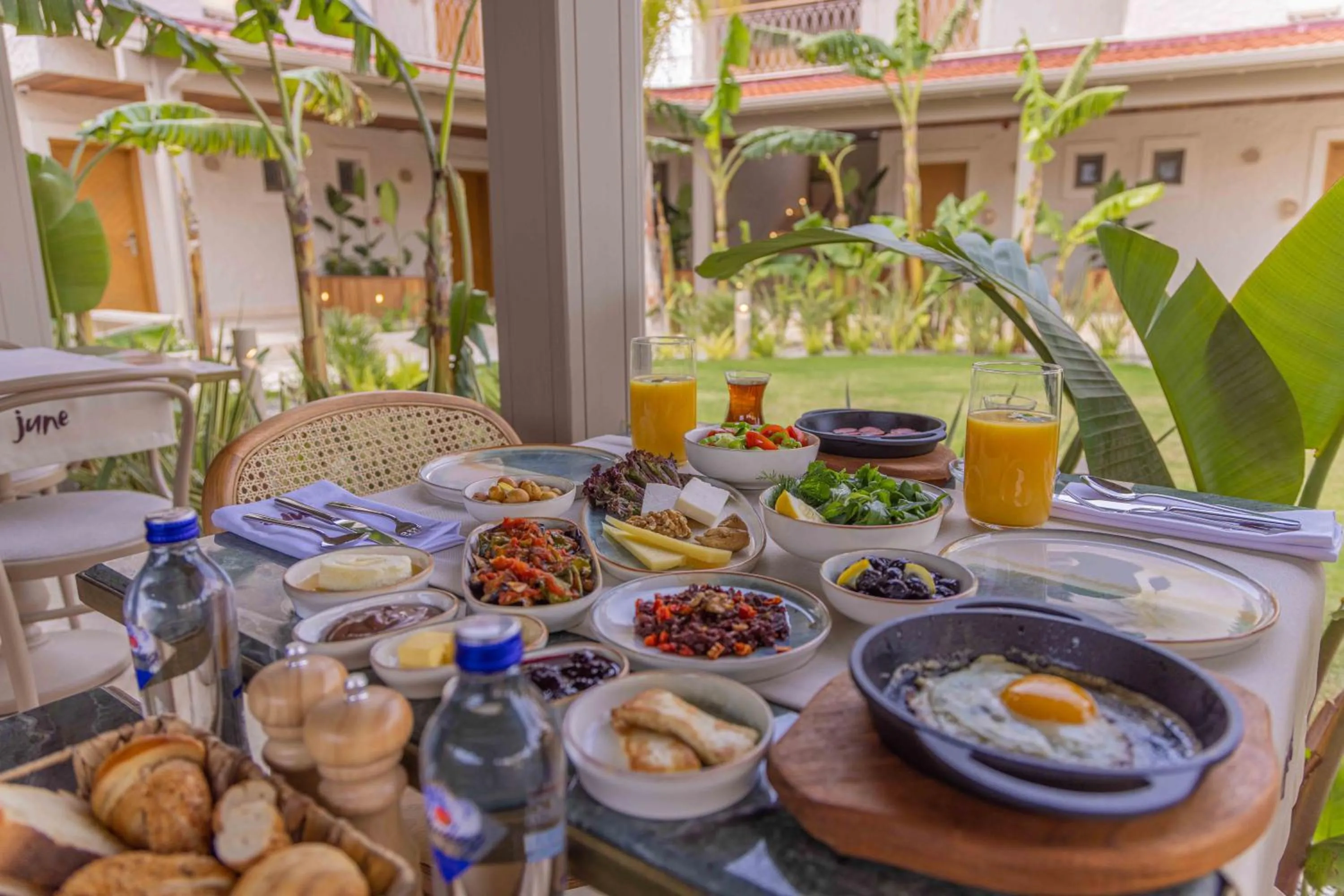 Restaurant/places to eat in June Alaçatı Adult Only