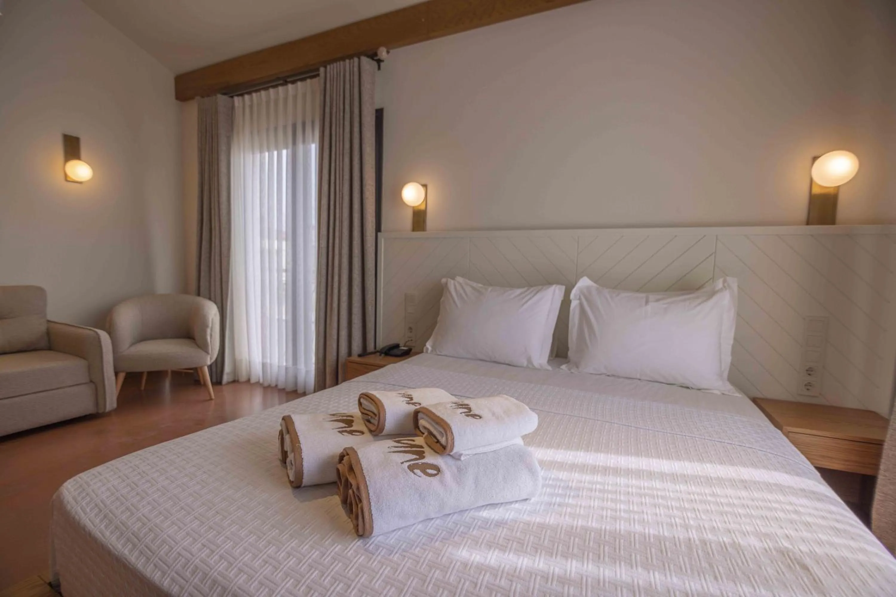 Photo of the whole room, Bed in June Alaçatı Adult Only