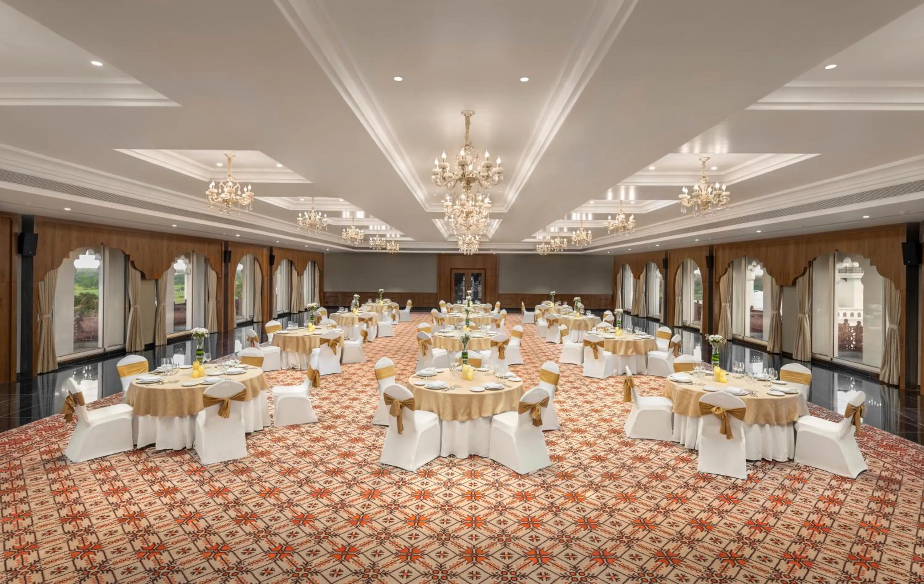 Banquet/Function facilities in Uday Palace Navsari, a member of Radisson Individuals