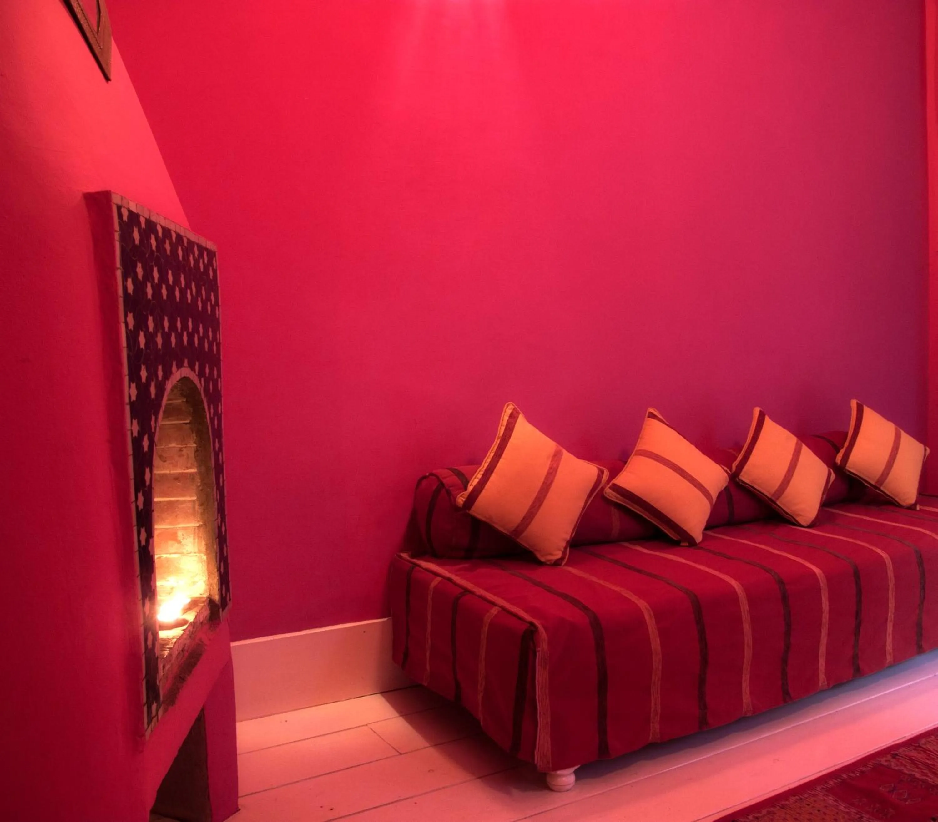 Communal lounge/ TV room in Casa Lila & Spa