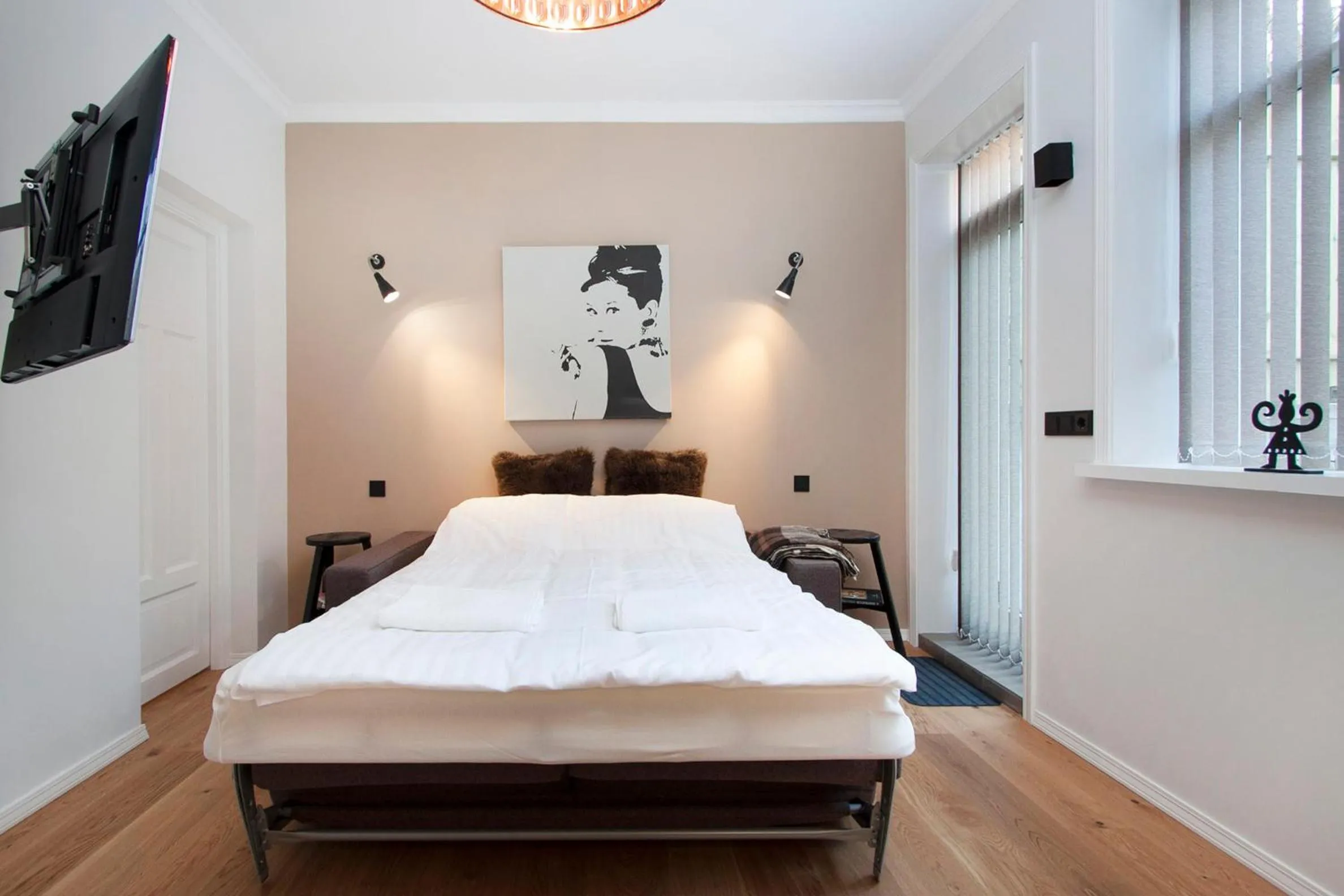 Bed in Astro Hverfisgata