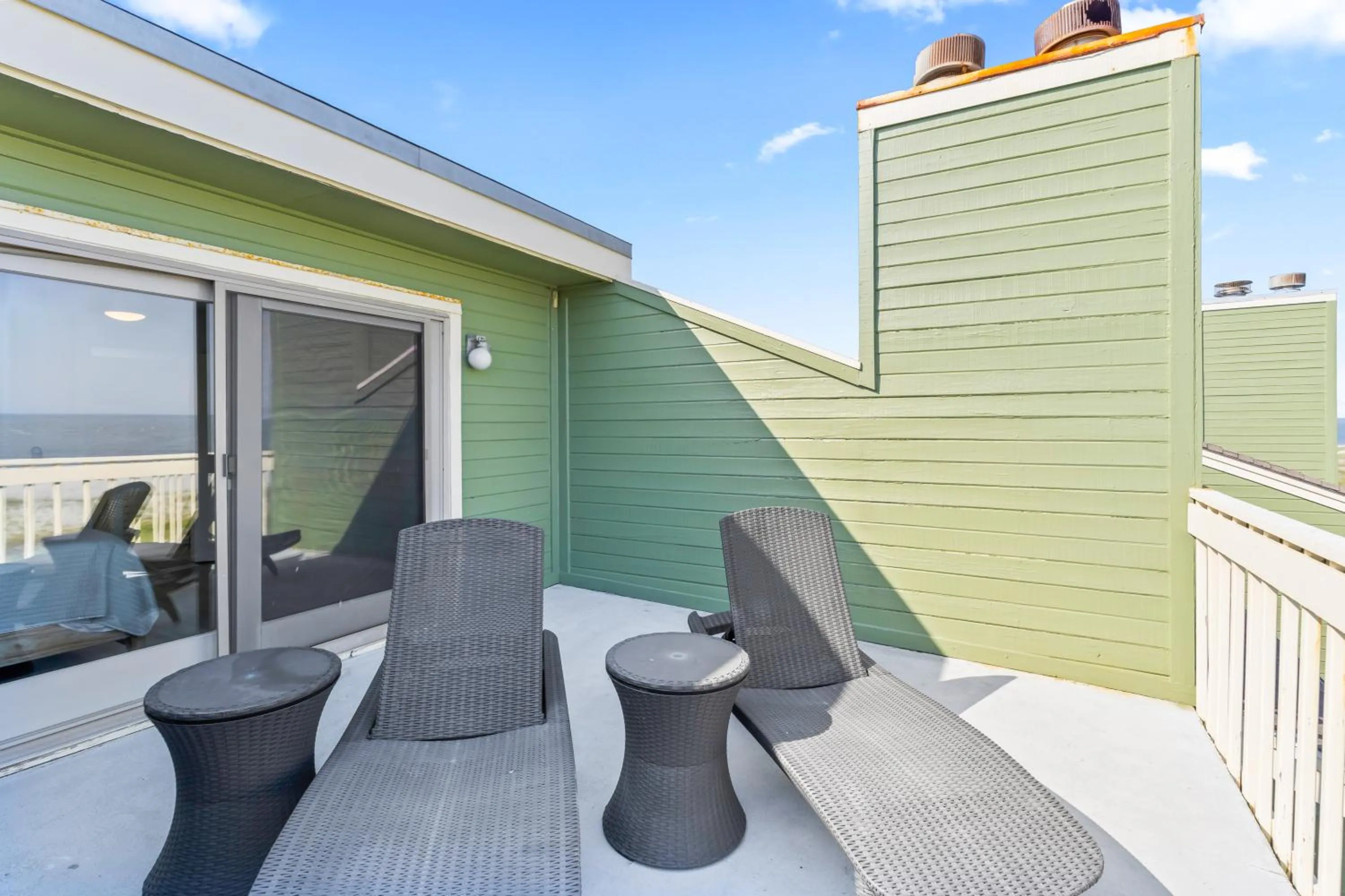 Balcony/Terrace in Mariner's Walk 12E - Modern Oceanfront Villa
