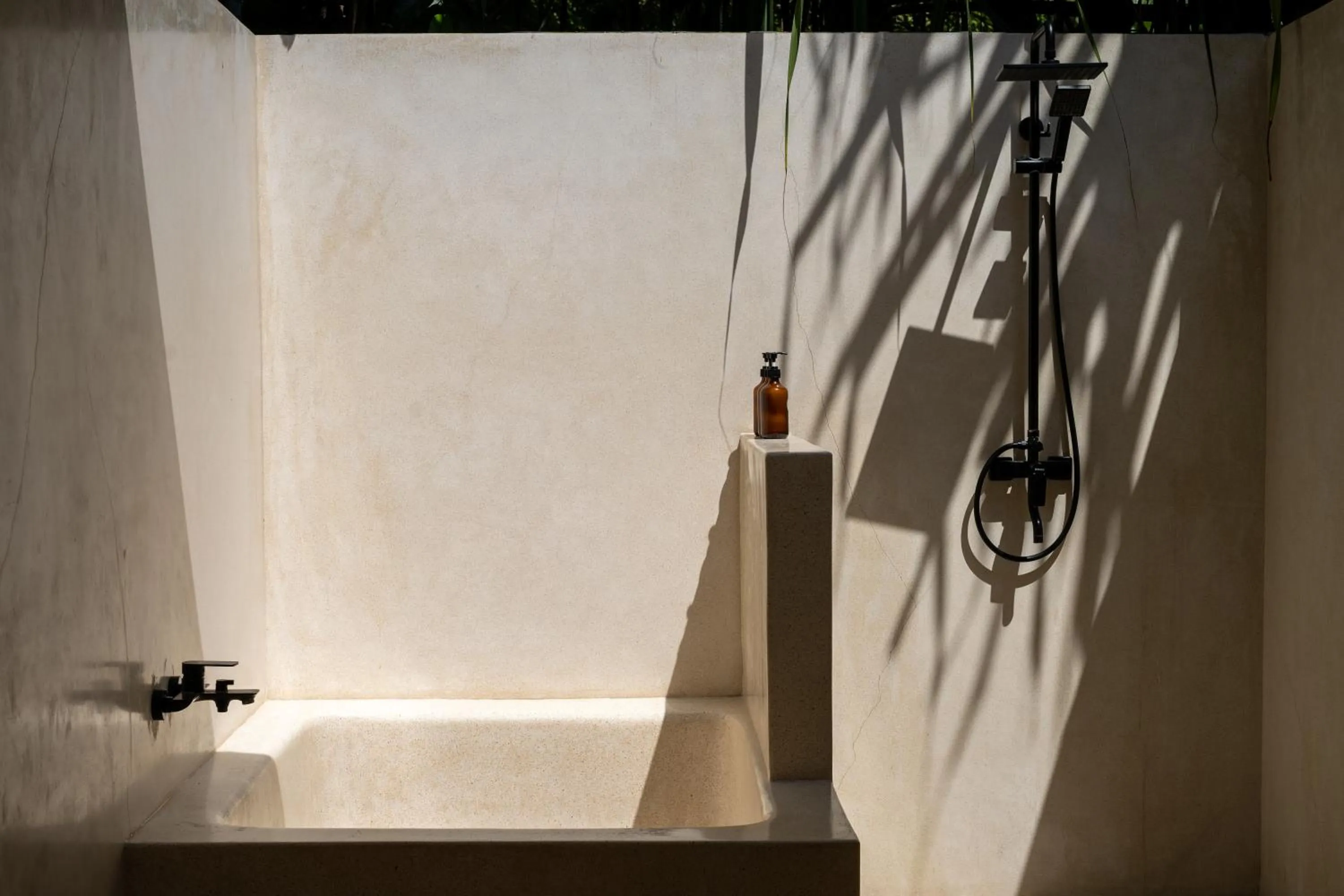 Bathroom in The Barefoot Blondie Village