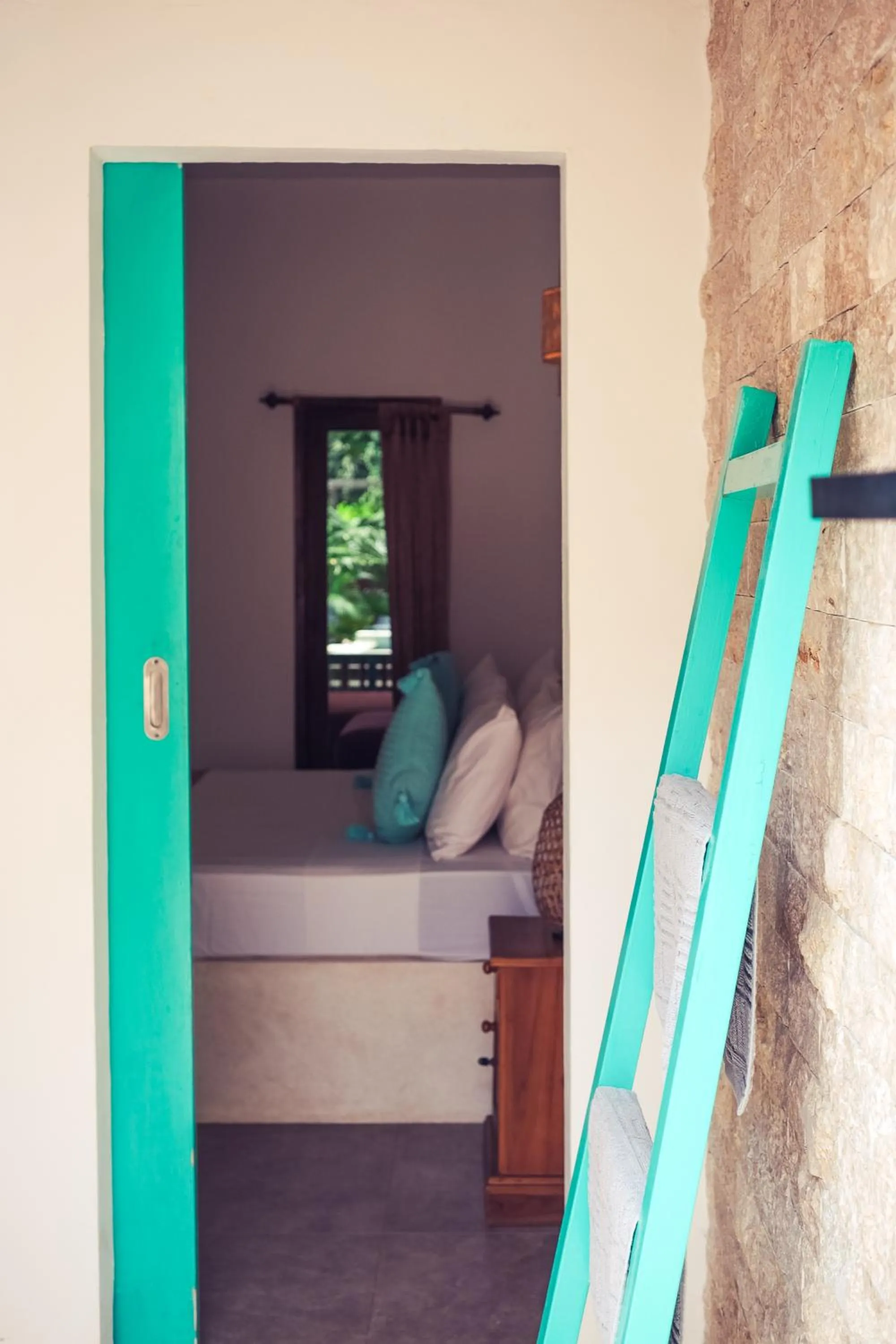 Bed in The Barefoot Blondie Village