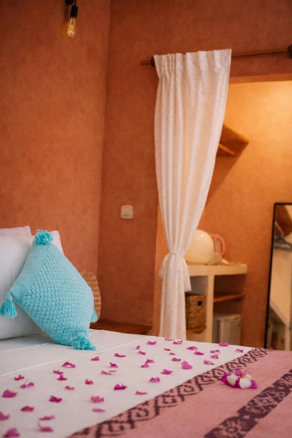 Bed in The Barefoot Blondie Village