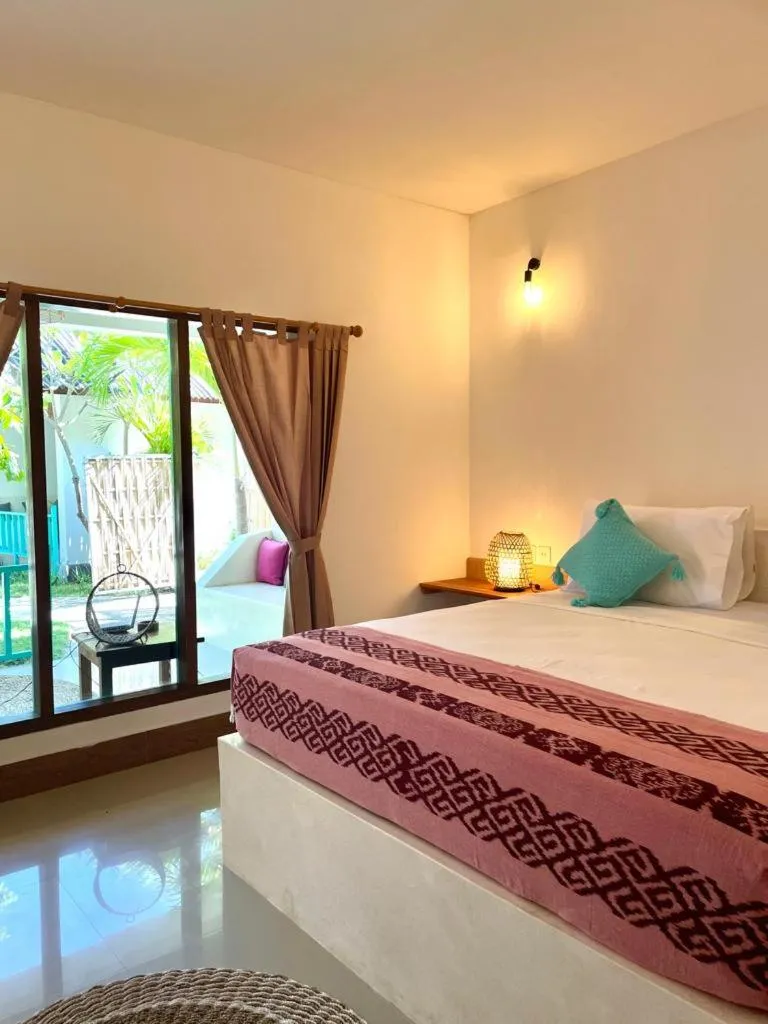 Bed in The Barefoot Blondie Village