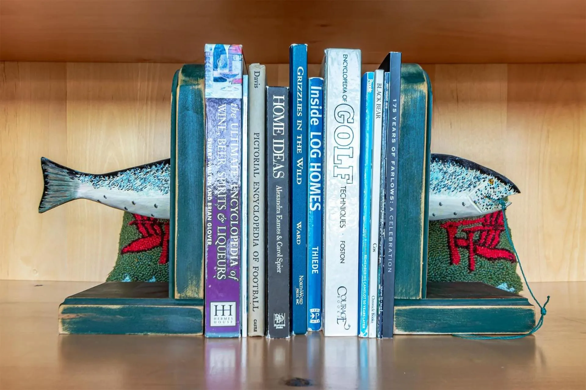 Spacious Leech Lake Home on 2 Private Acres, 200' of lake shore 15 Minutes to Walker with boat lift, dock, swimming, fire pit