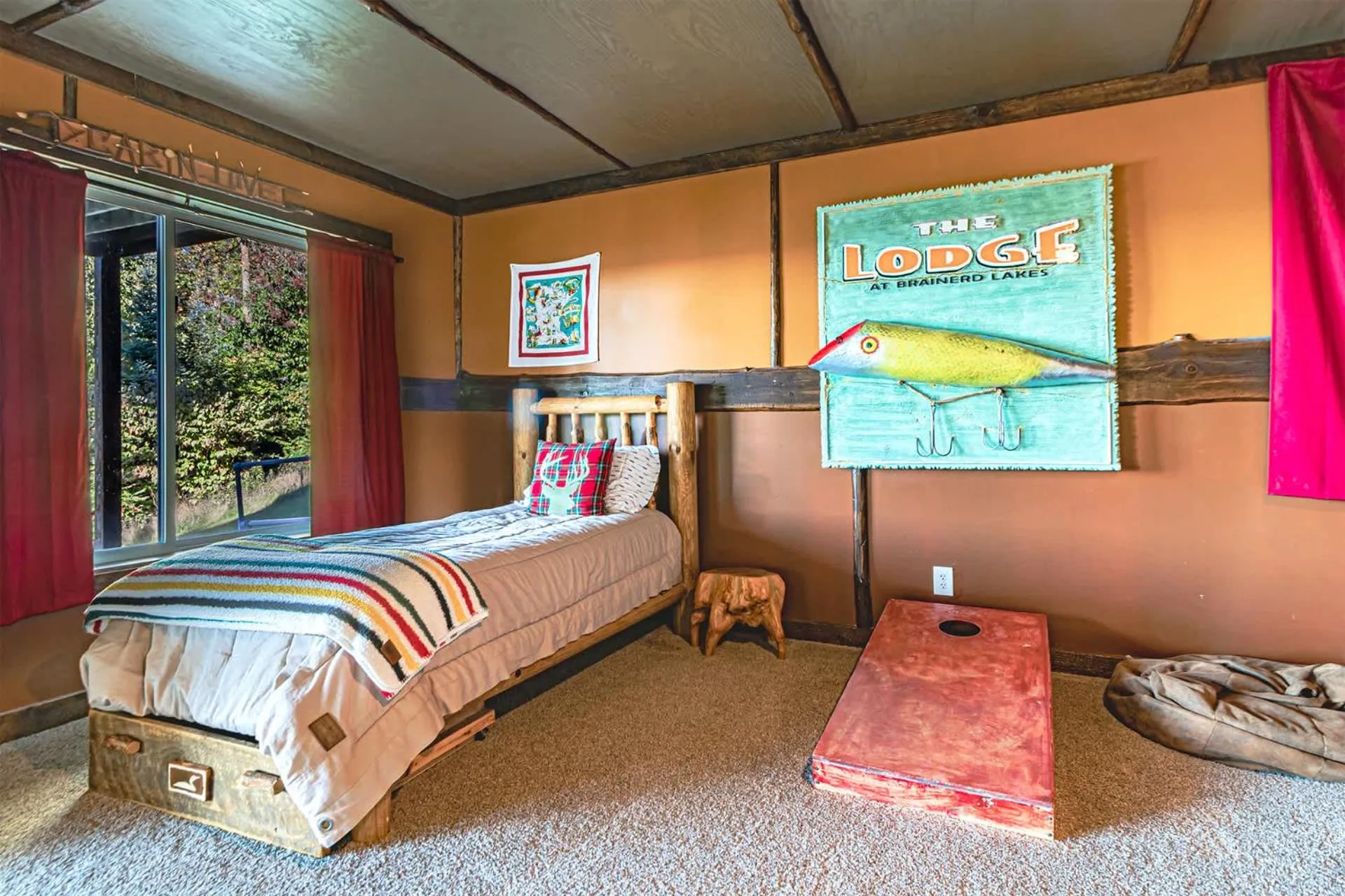 Bed in Spacious Leech Lake Home on 2 Private Acres, 200' of lake shore 15 Minutes to Walker with boat lift, dock, swimming, fire pit