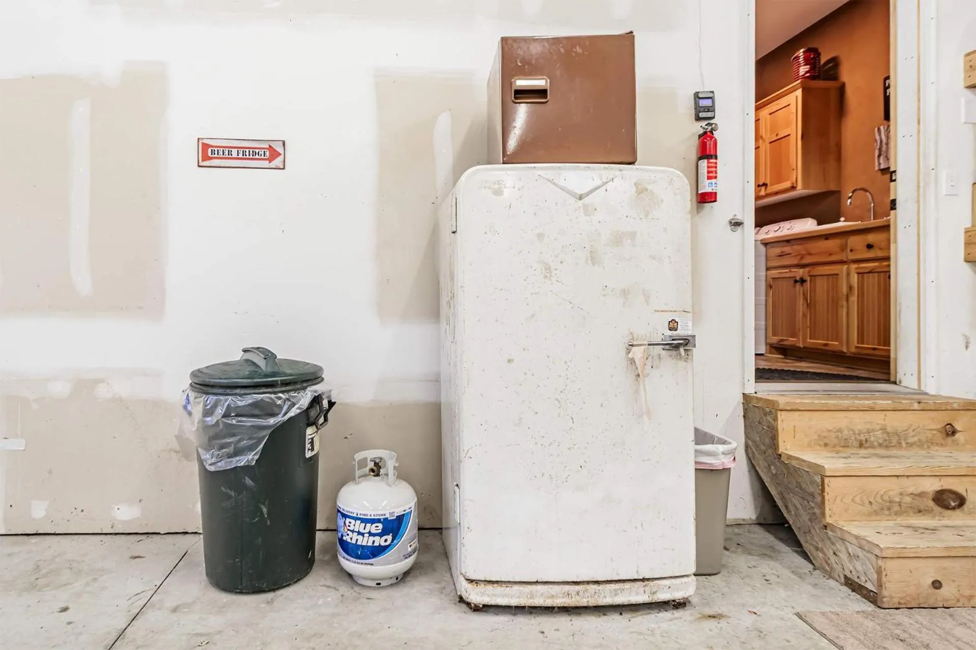 Spacious Leech Lake Home on 2 Private Acres, 200' of lake shore 15 Minutes to Walker with boat lift, dock, swimming, fire pit