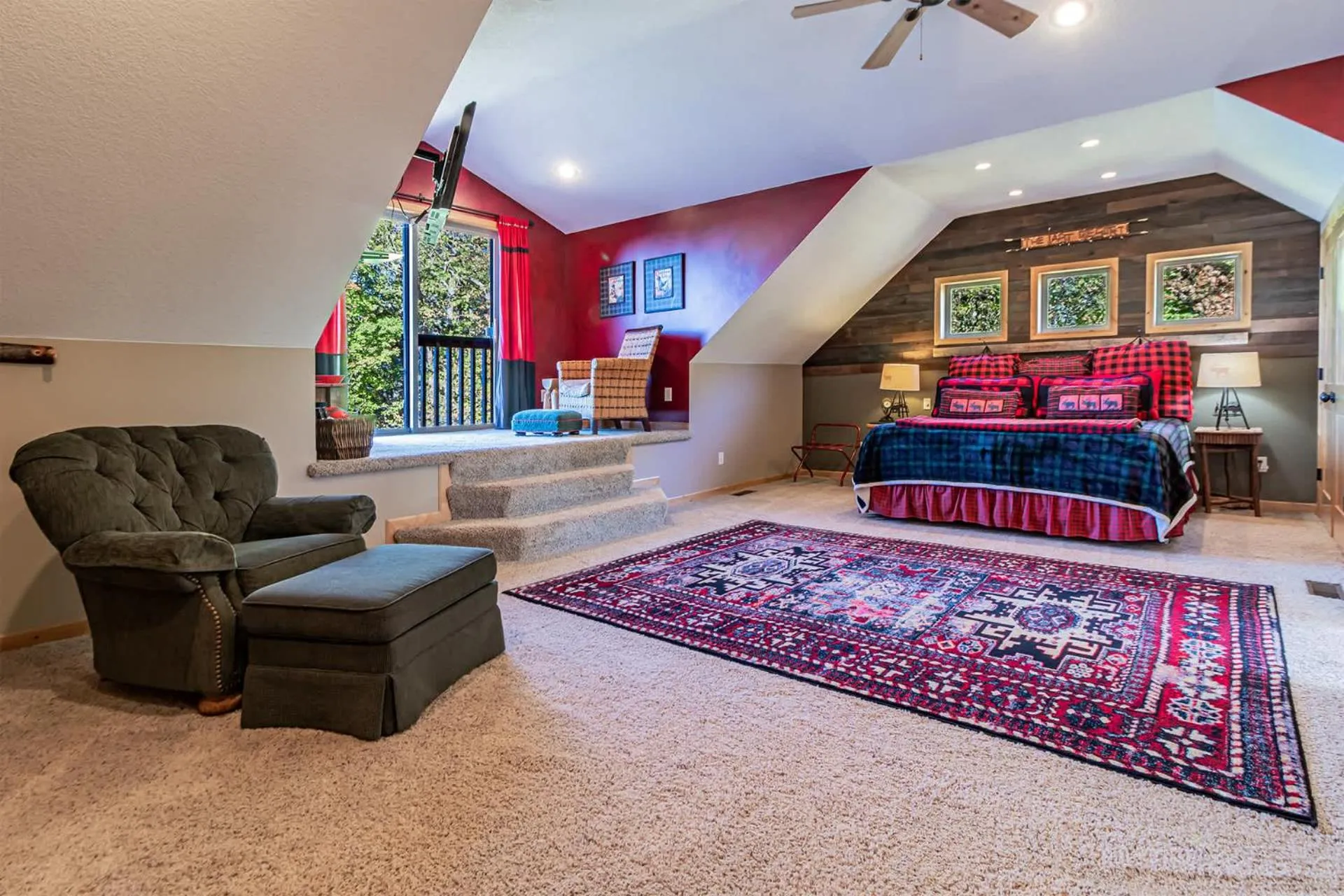 Spacious Leech Lake Home on 2 Private Acres, 200' of lake shore 15 Minutes to Walker with boat lift, dock, swimming, fire pit