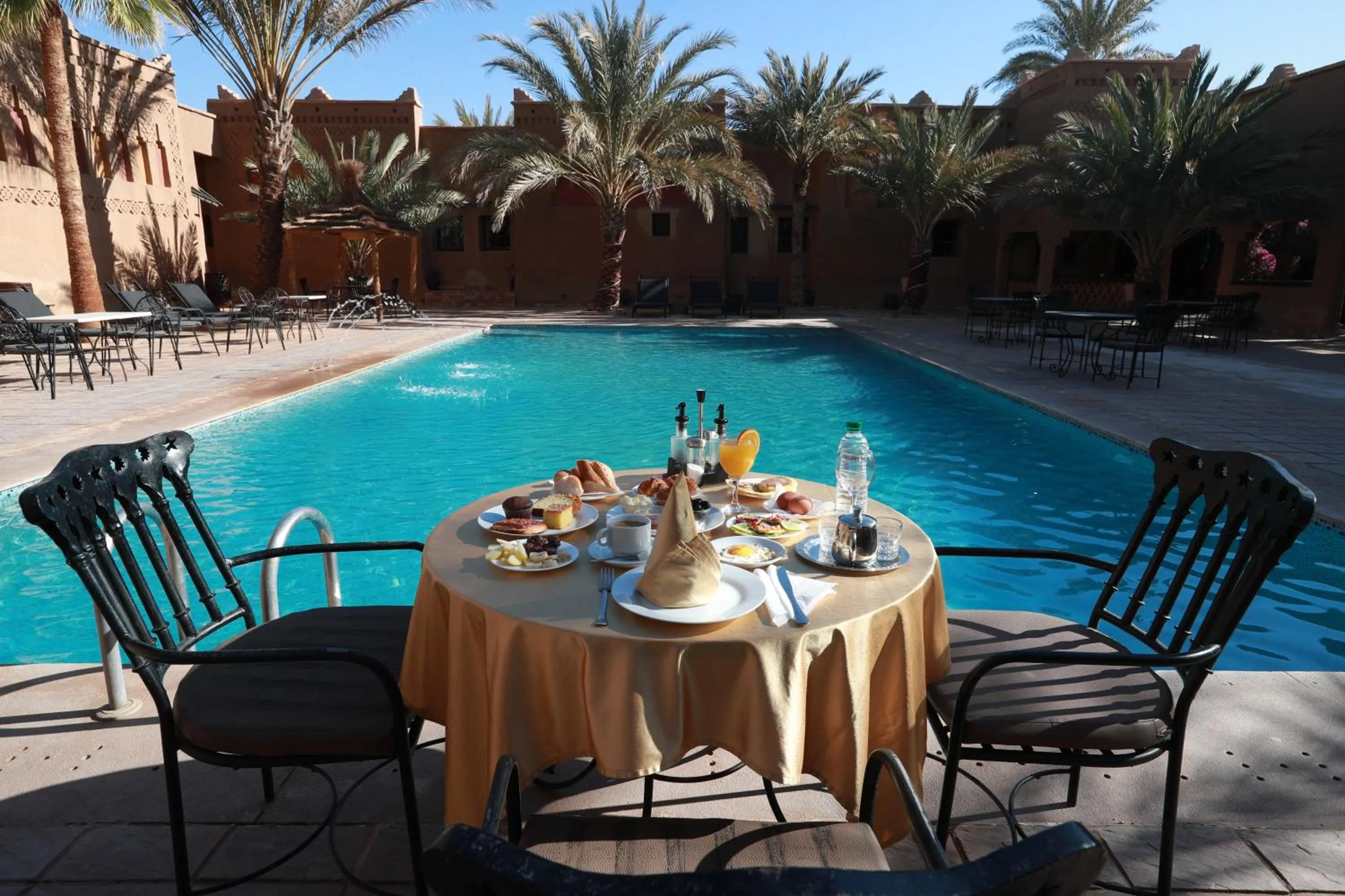 Breakfast in Kasbah Tizimi