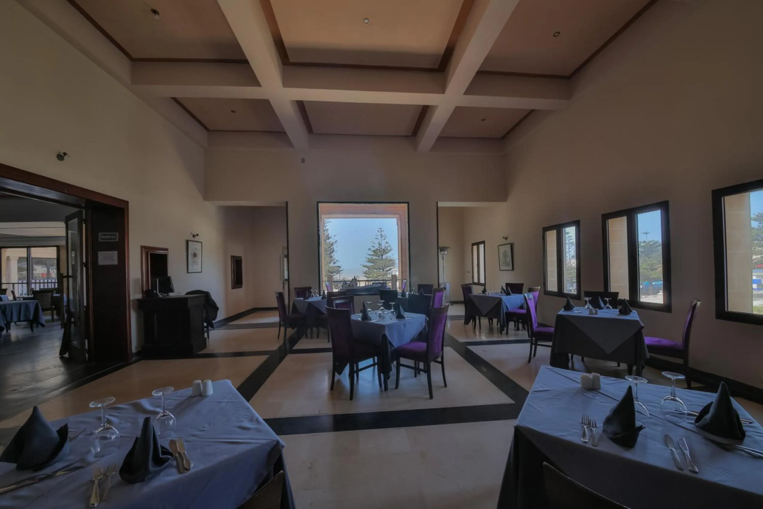 Restaurant/places to eat in Hôtel Des Iles