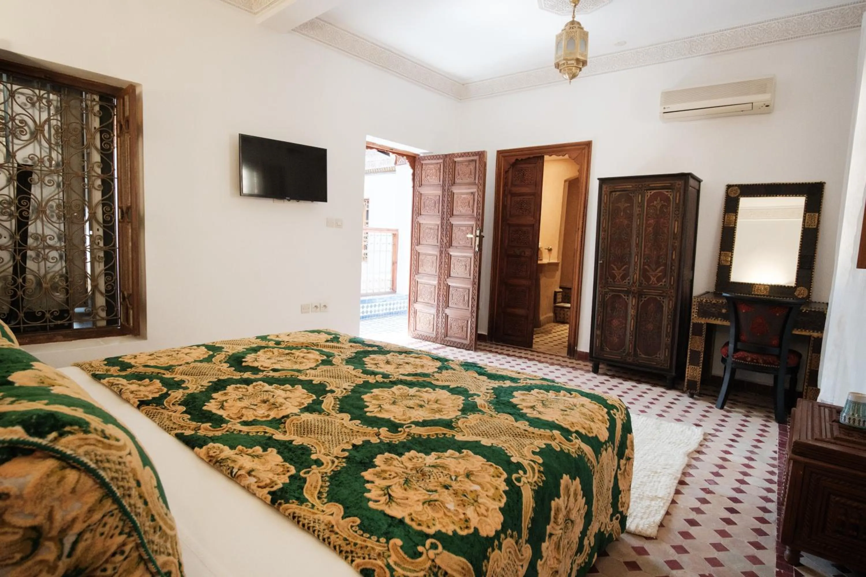 Bedroom, Bed in Riad Dar Laura