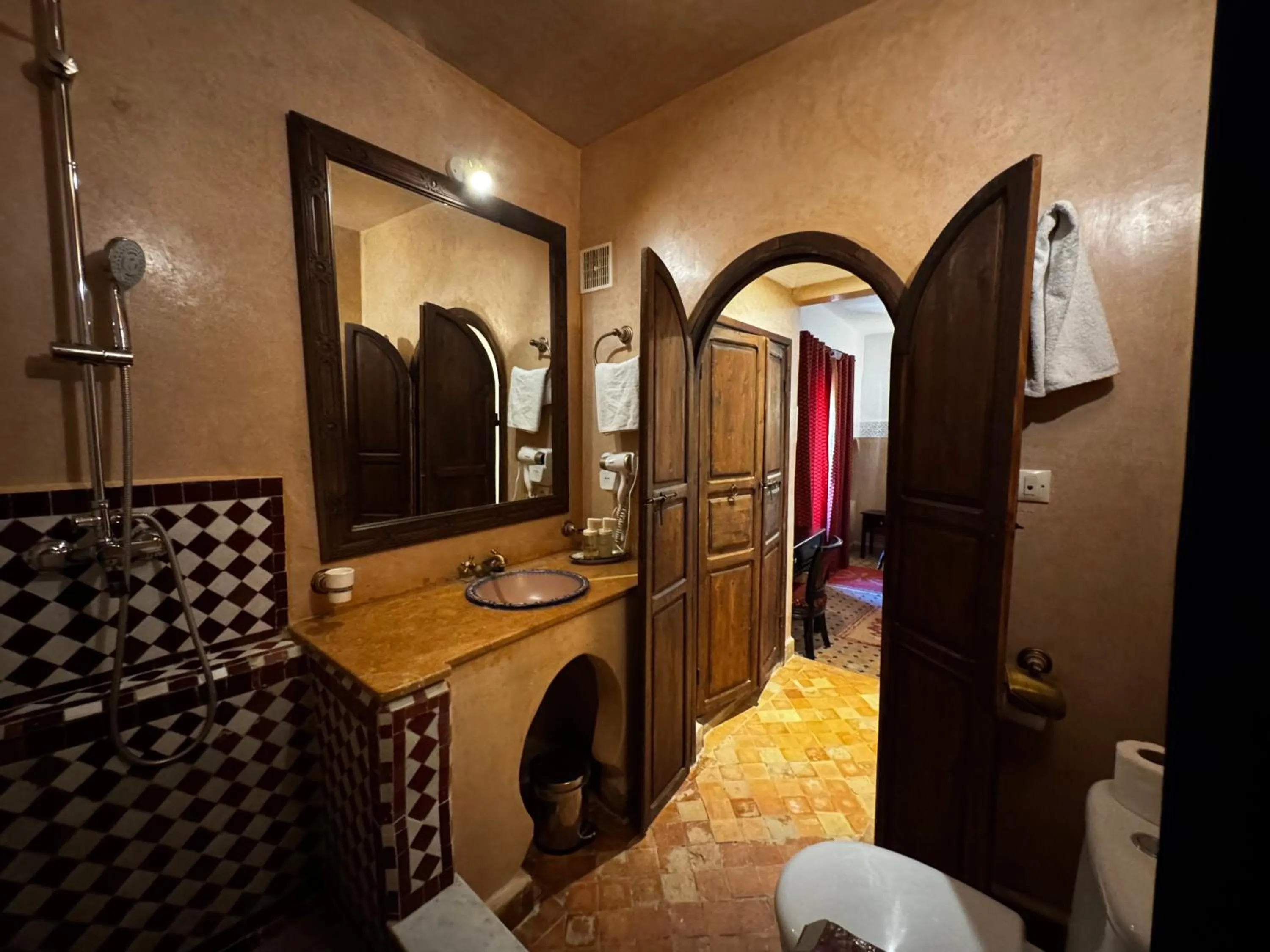 Shower in Riad Dar Laura