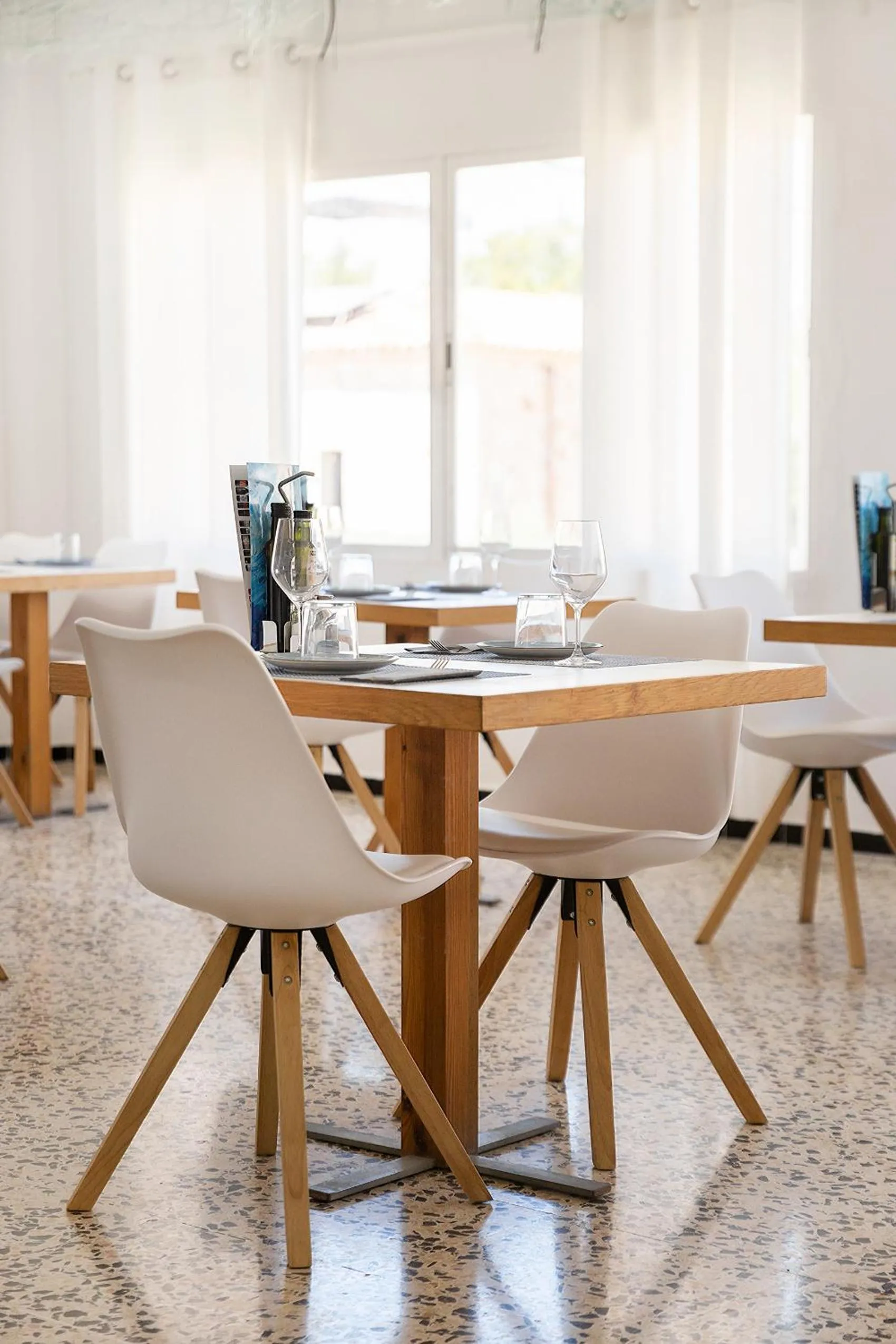 Restaurant/places to eat in Hostal Cala Llombards