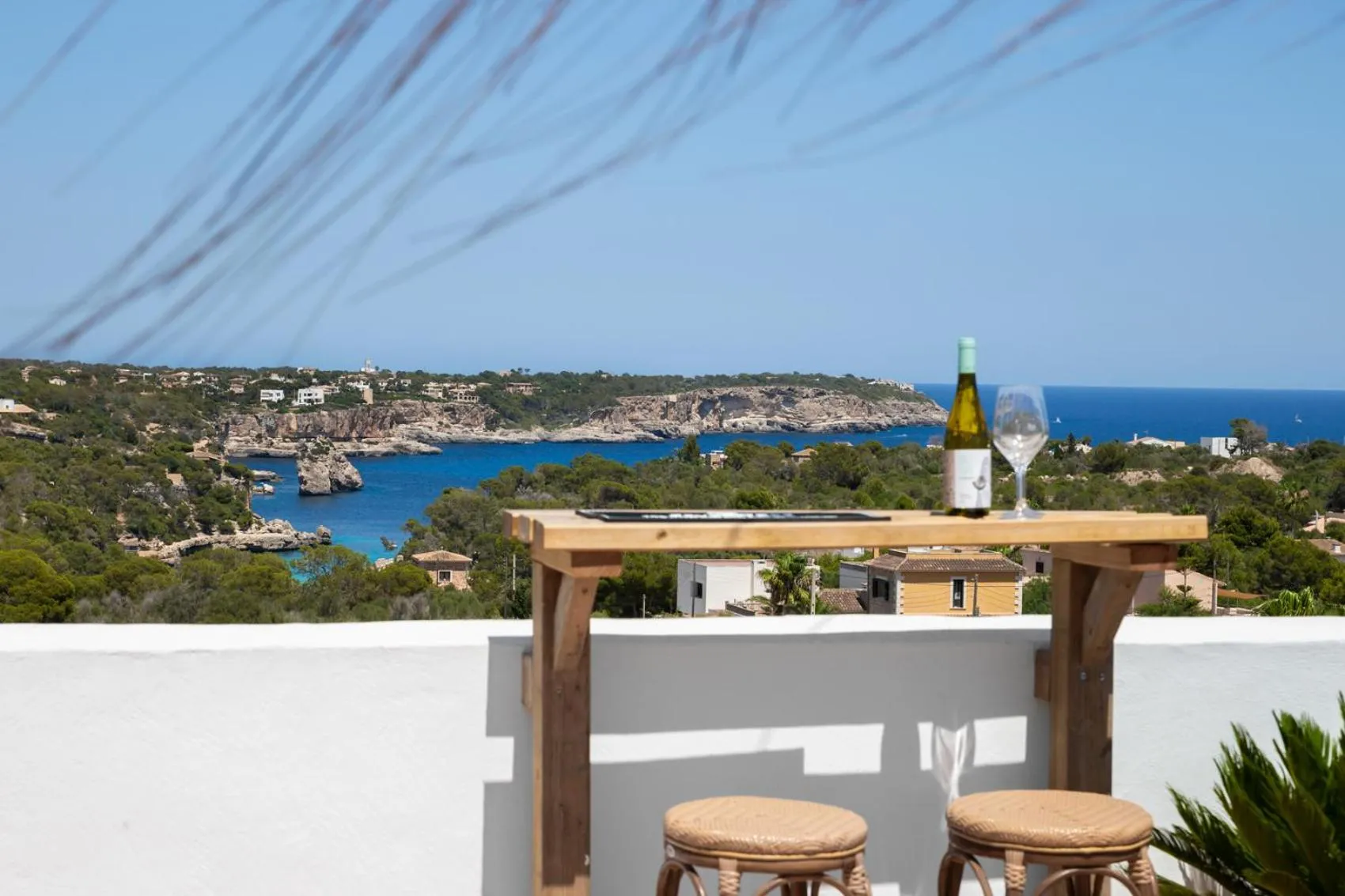 Lounge or bar in Hostal Cala Llombards