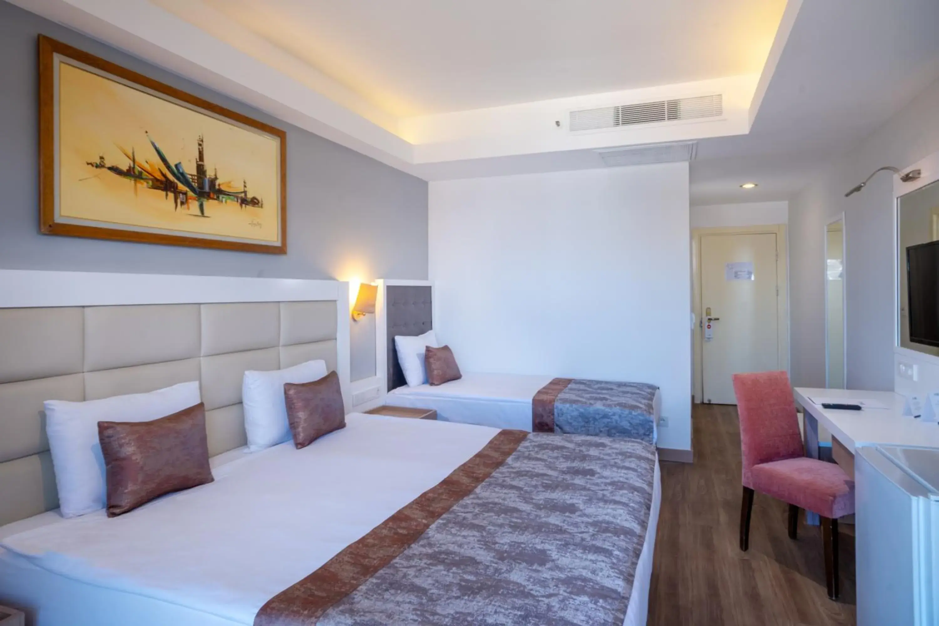 Comfort Triple Room with Shower in FORE RESORT & SPA Comfort Triple Room with Shower in FORE RESORT & SPA