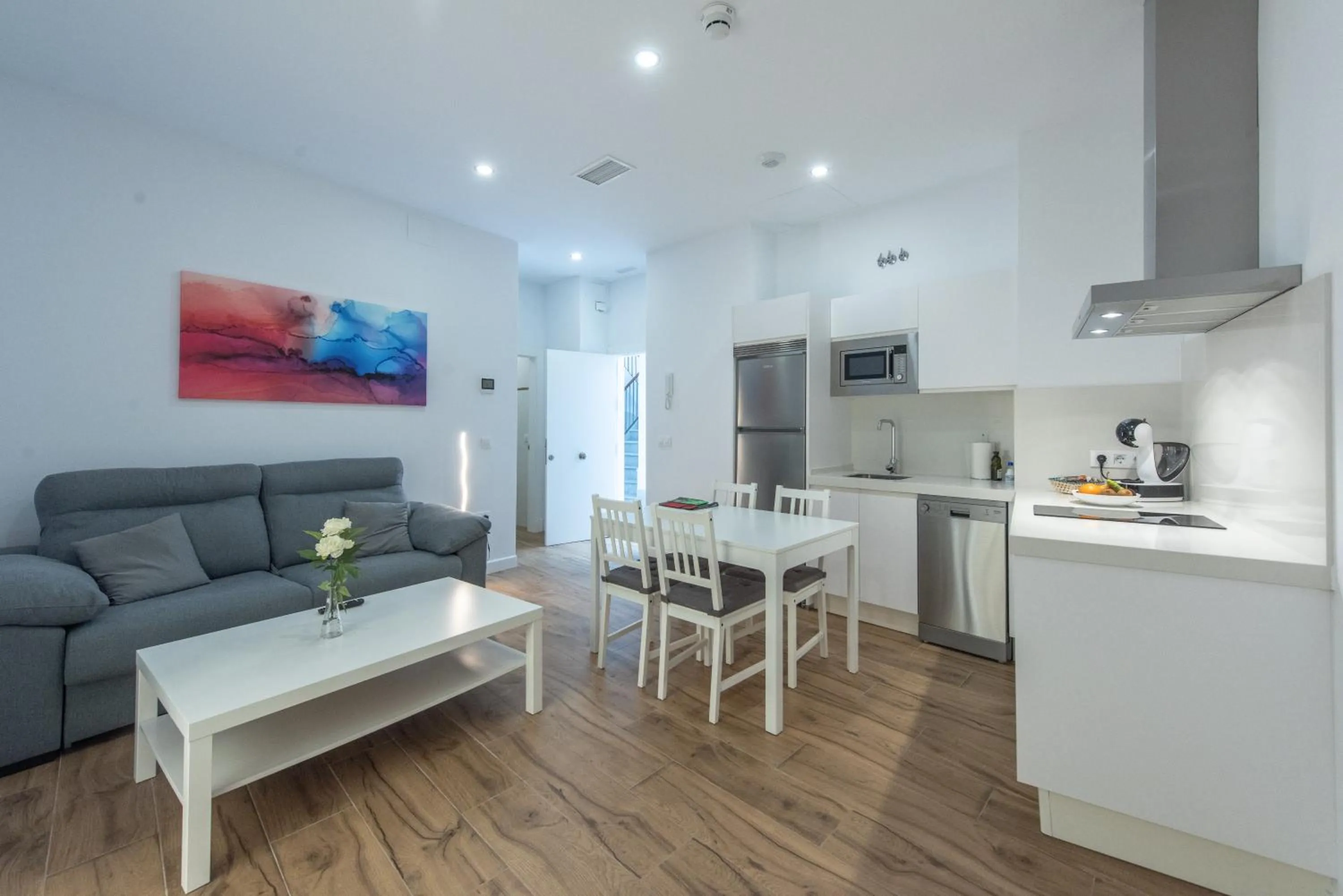 Kitchen or kitchenette in Apartamentos Santa María 15