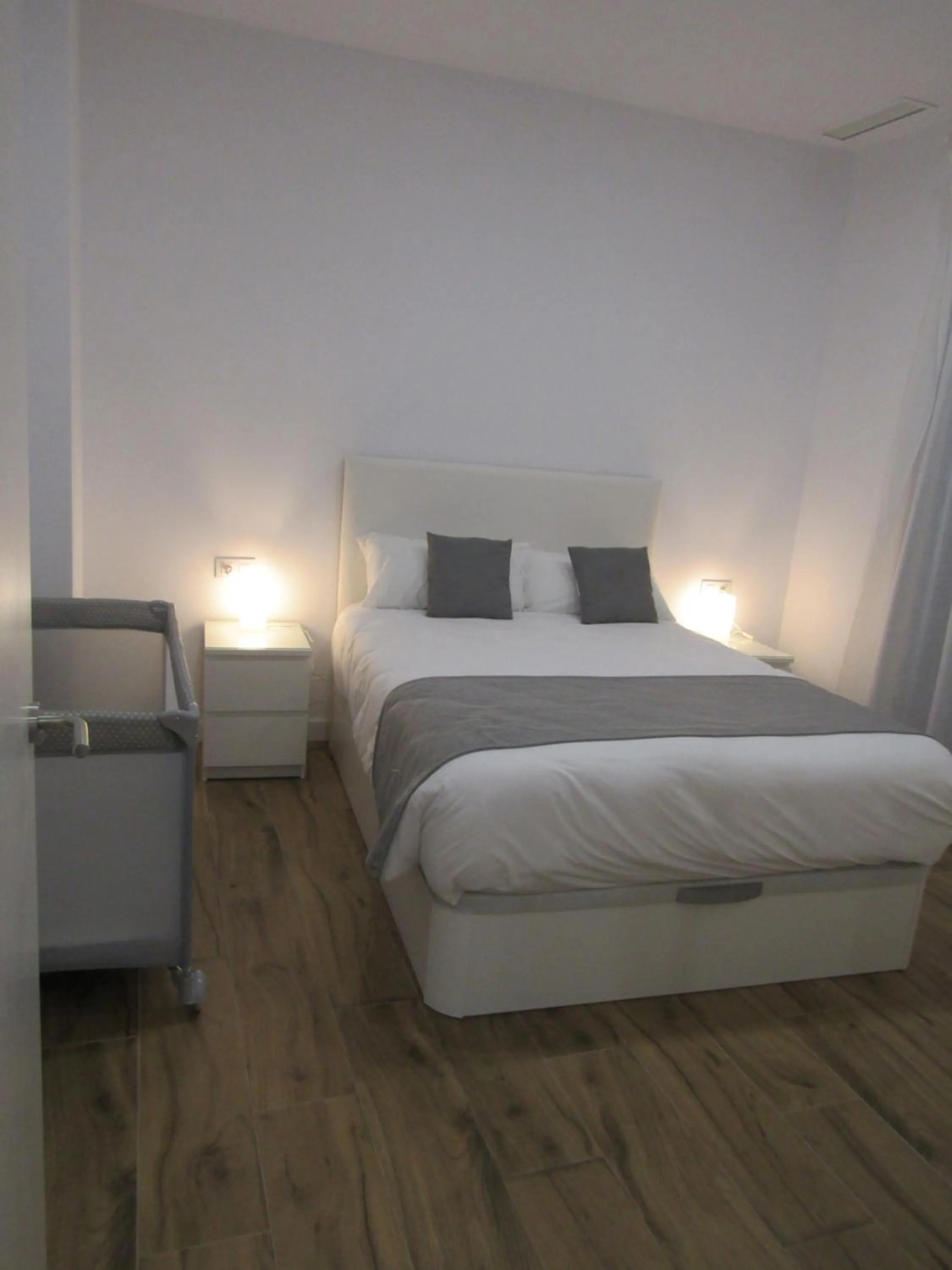 Bedroom, Bed in Apartamentos Santa María 15